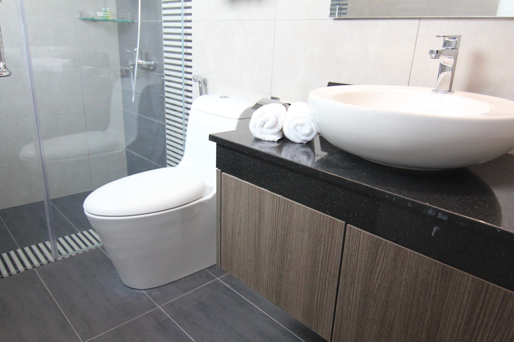 Nexus Regency Suites & Hotel