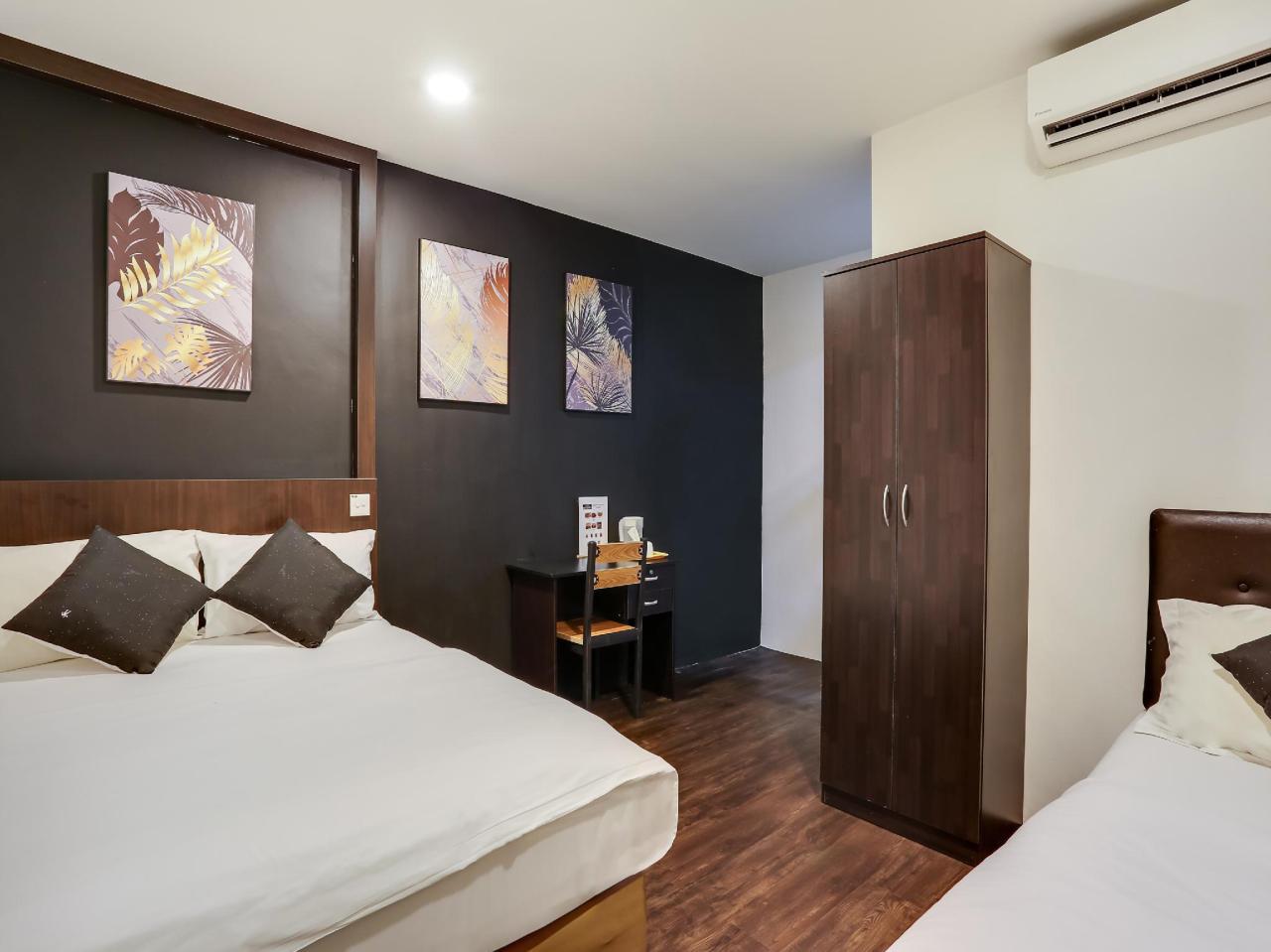 Rest & Go I-City Hotel by OYO Rooms