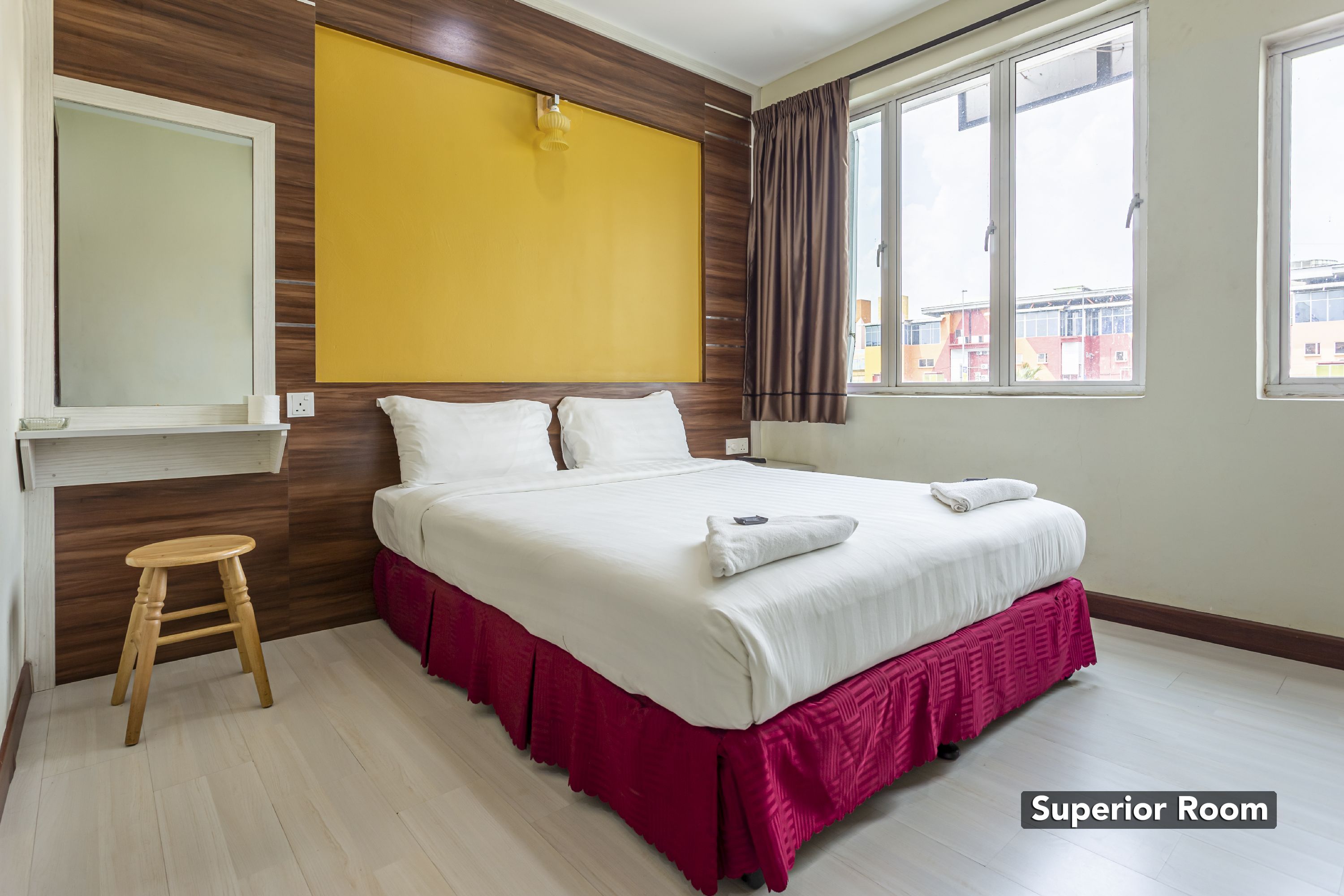 Golden Night Hotel