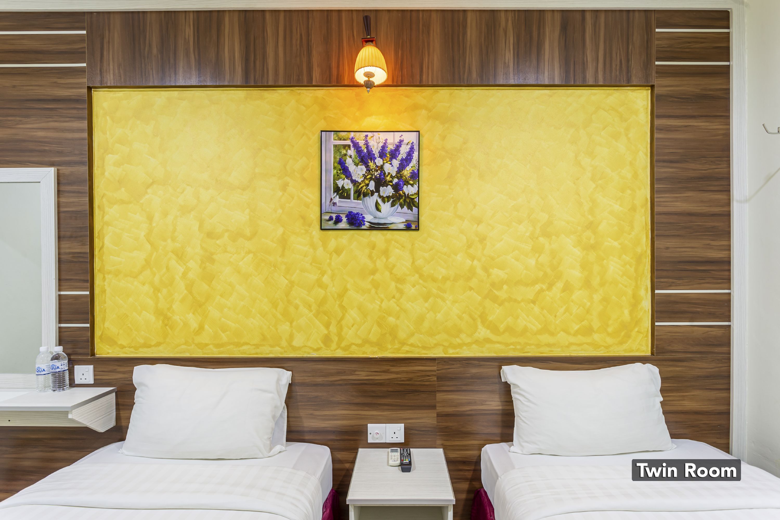 Golden Night Hotel