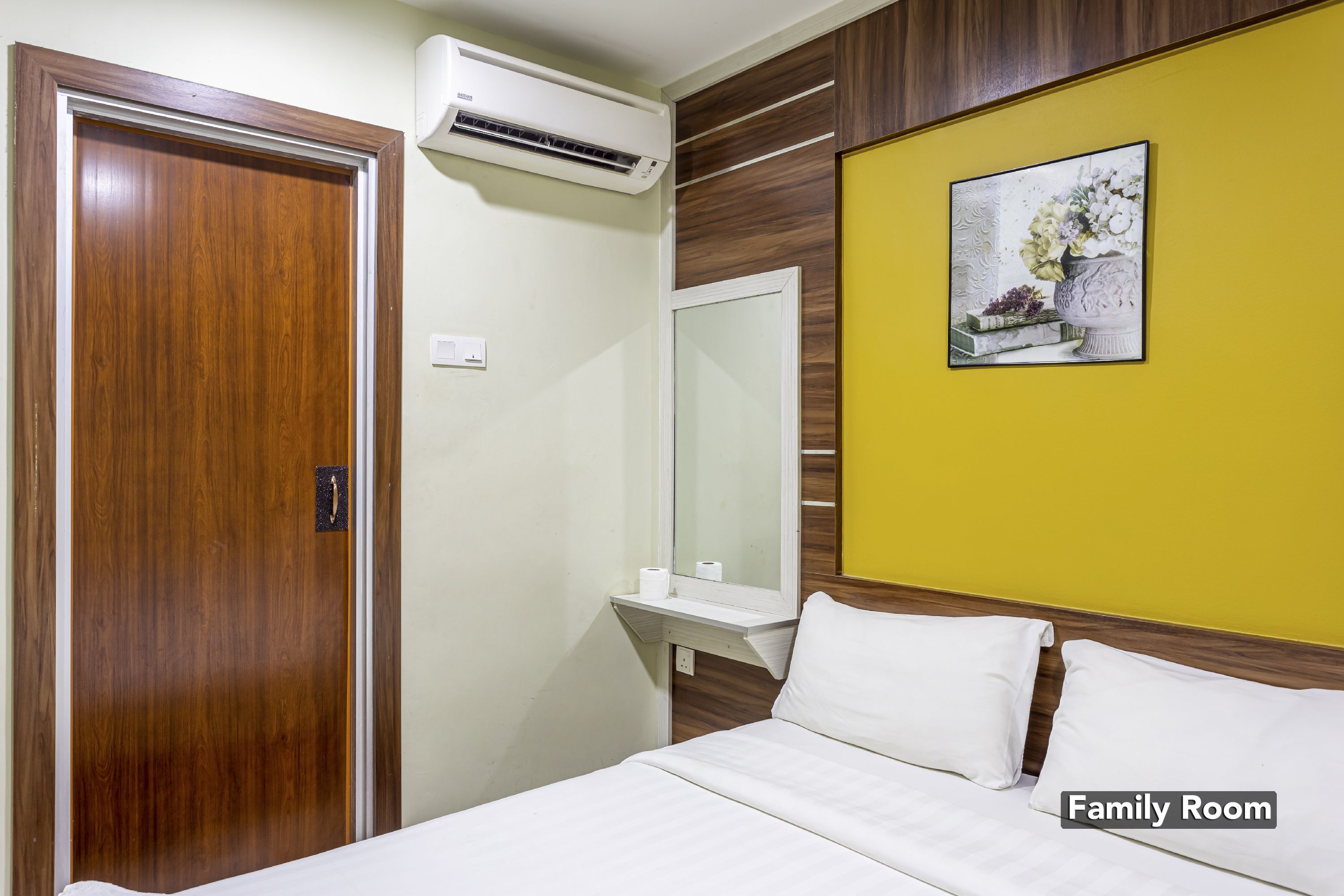 Golden Night Hotel