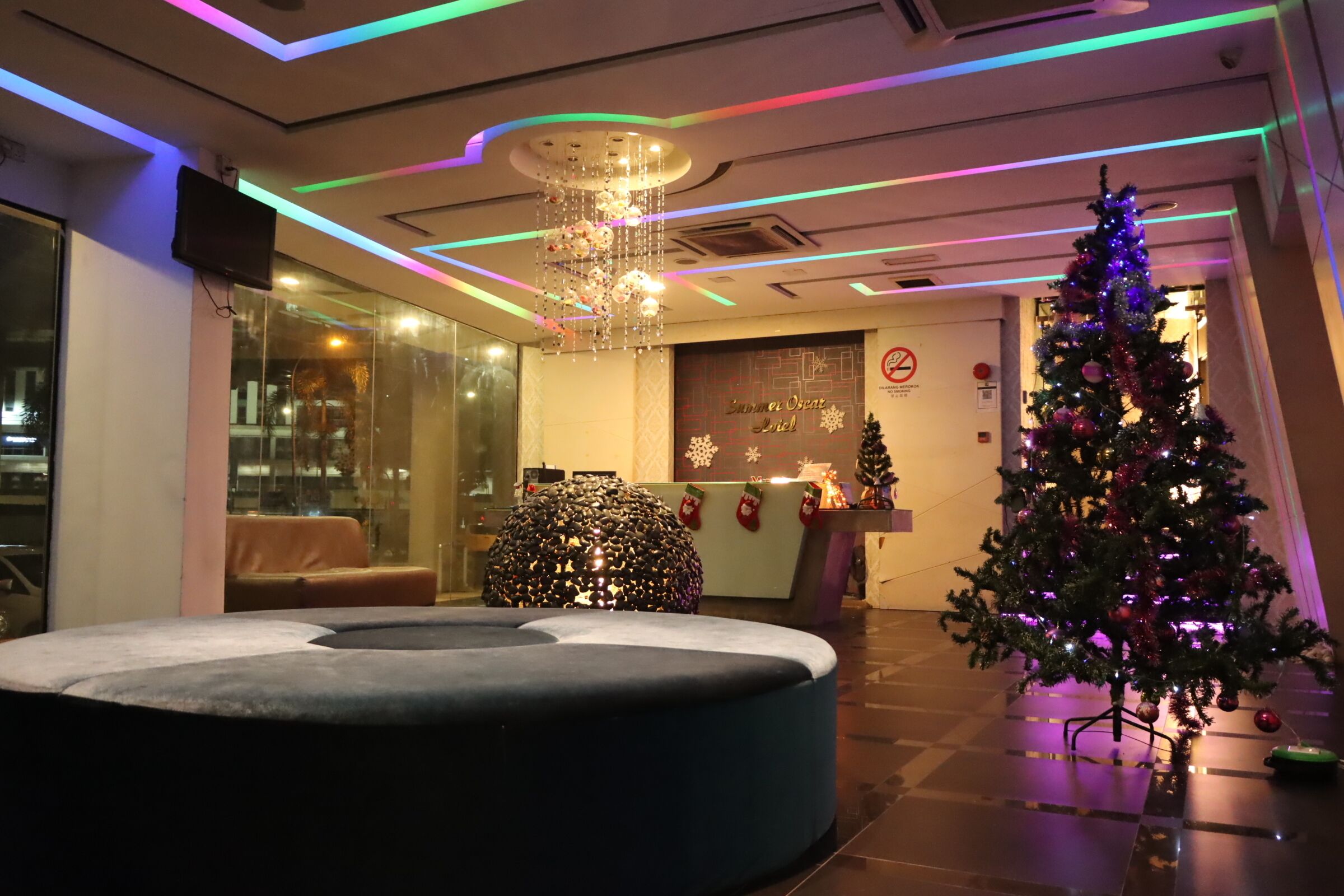 Summer Oscar Boutique Hotel