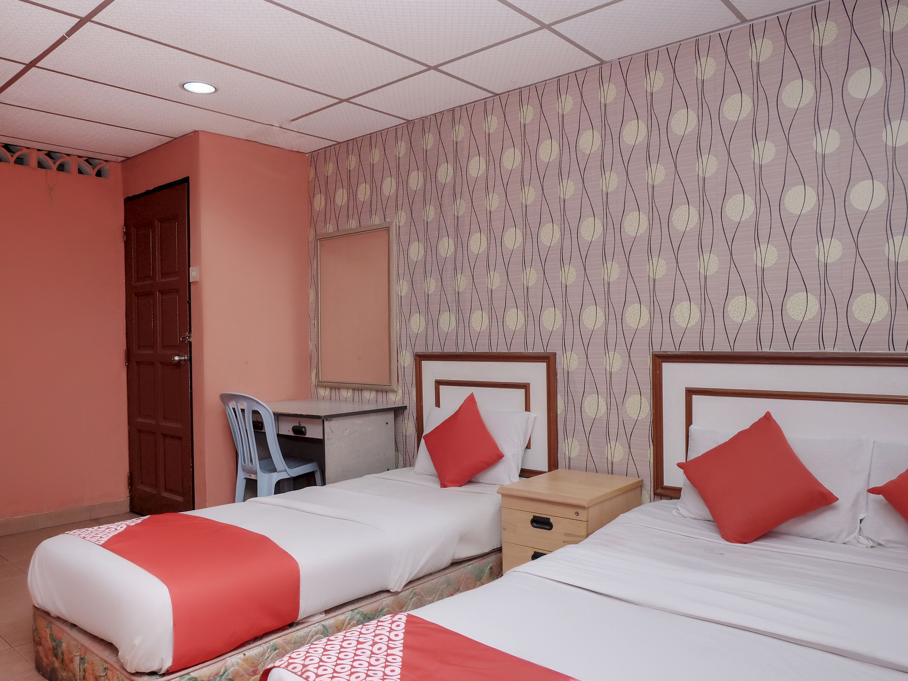 Hotel Tiara by OYO Rooms