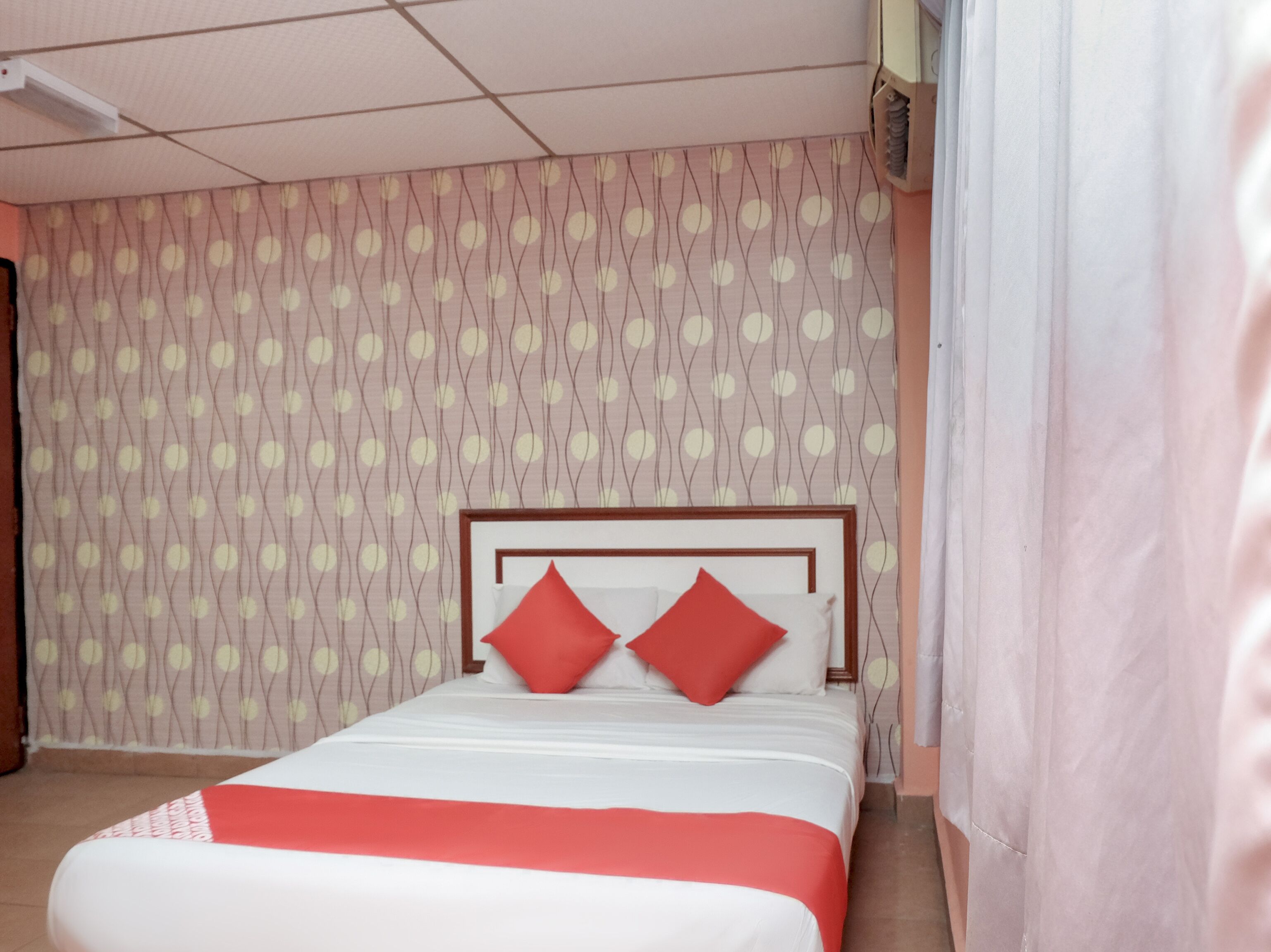 Hotel Tiara by OYO Rooms