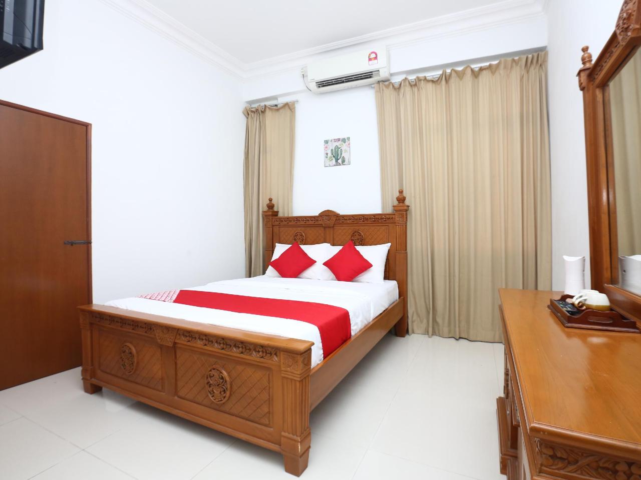 Hotel Nusantara Jerteh by OYO Rooms