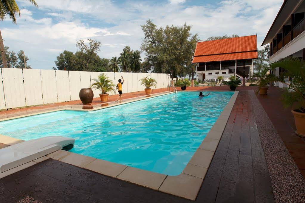 The Manor Beach Resort