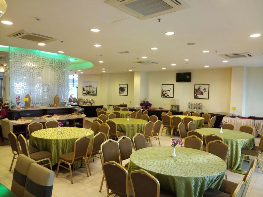 Grand Puteri Hotel