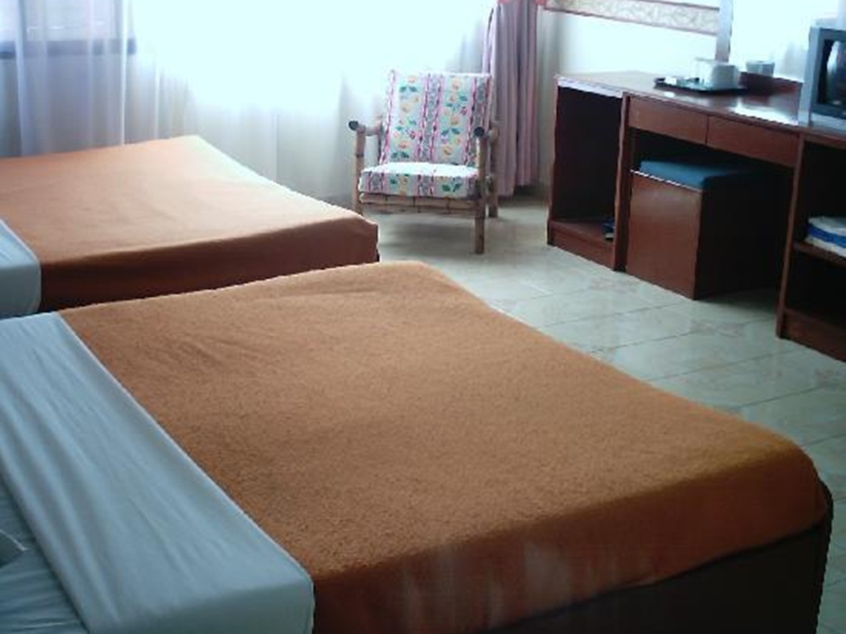 Kenangan Hotel by OYO