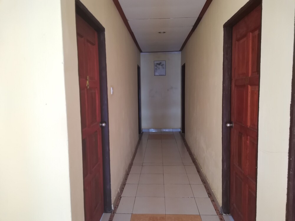 Raz Hotel by OYO Rooms