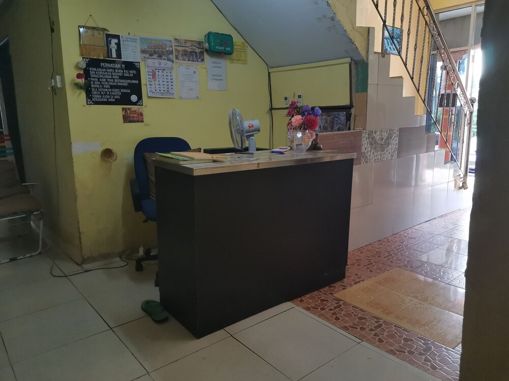 Raz Hotel by OYO Rooms