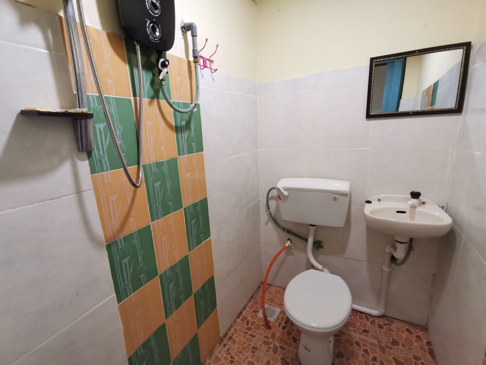 Raz Hotel by OYO Rooms