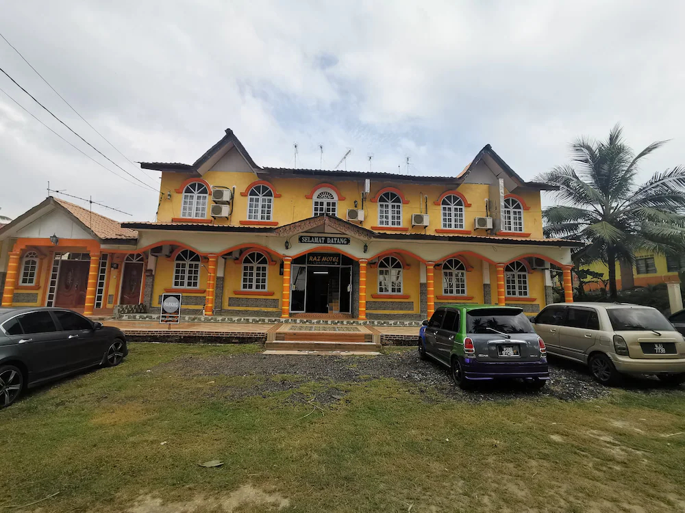 Raz Hotel by OYO Rooms