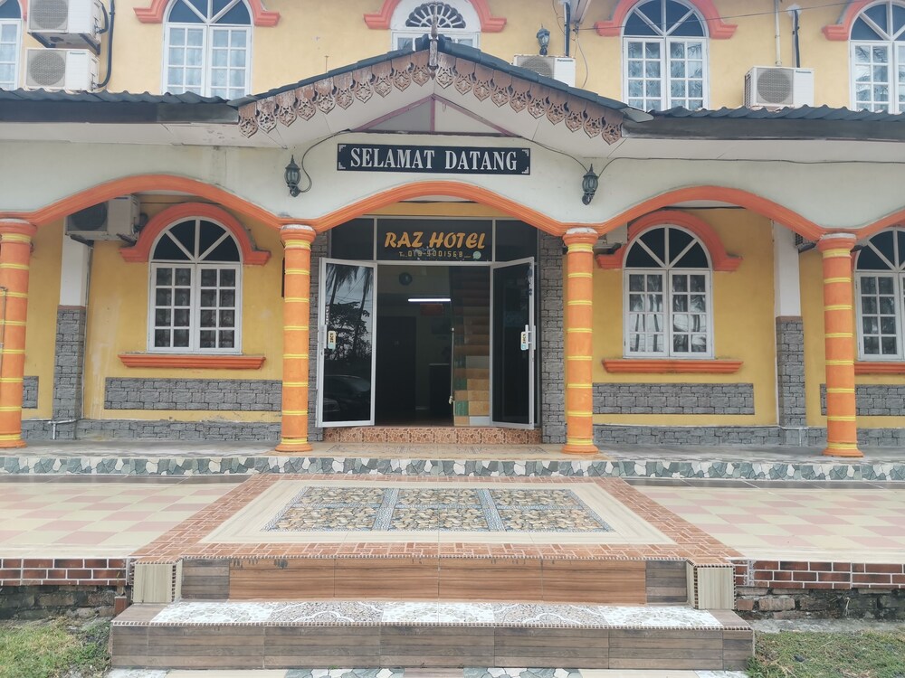 Raz Hotel by OYO Rooms