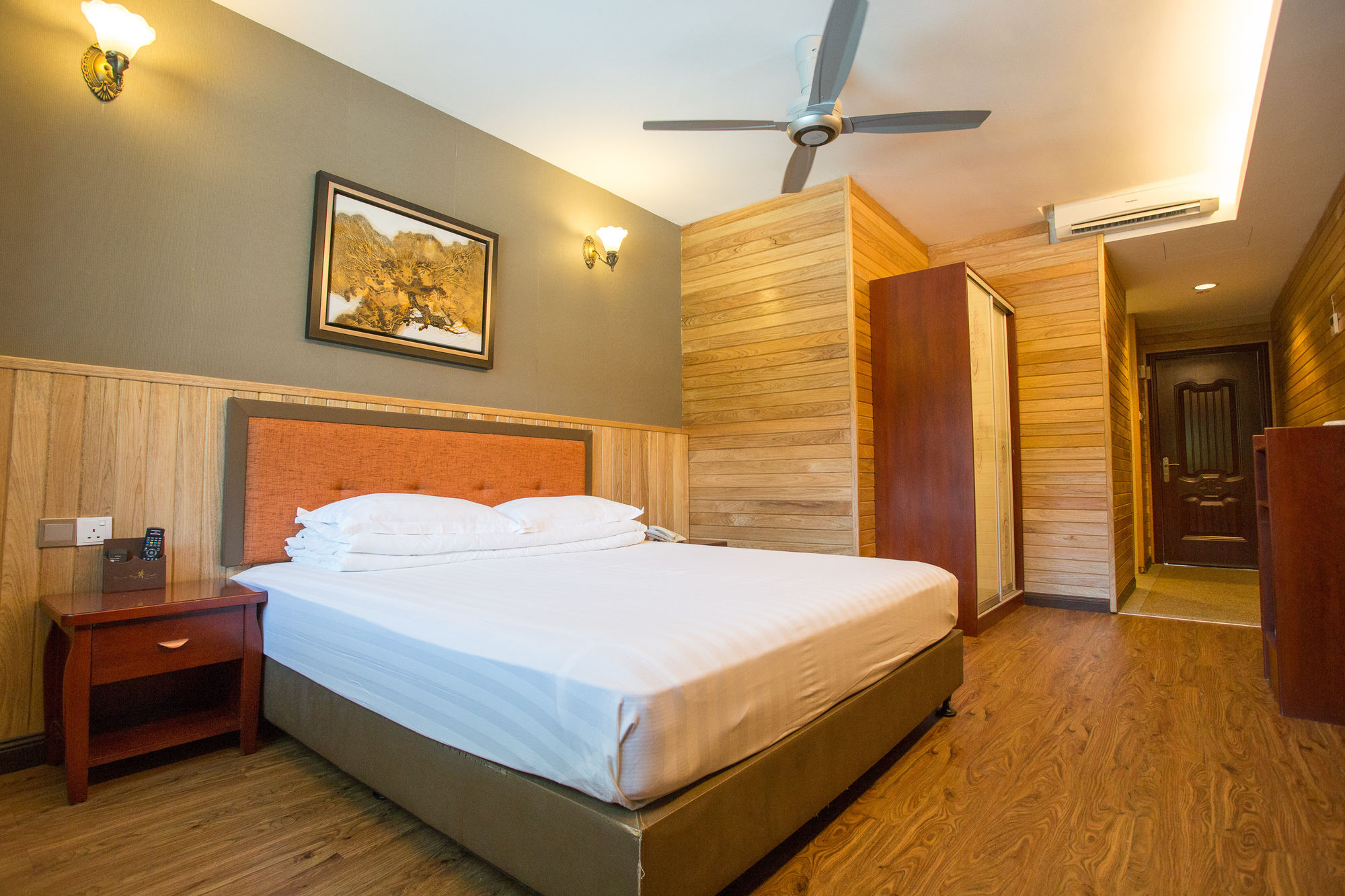 Summer Bay Lang Island Resort