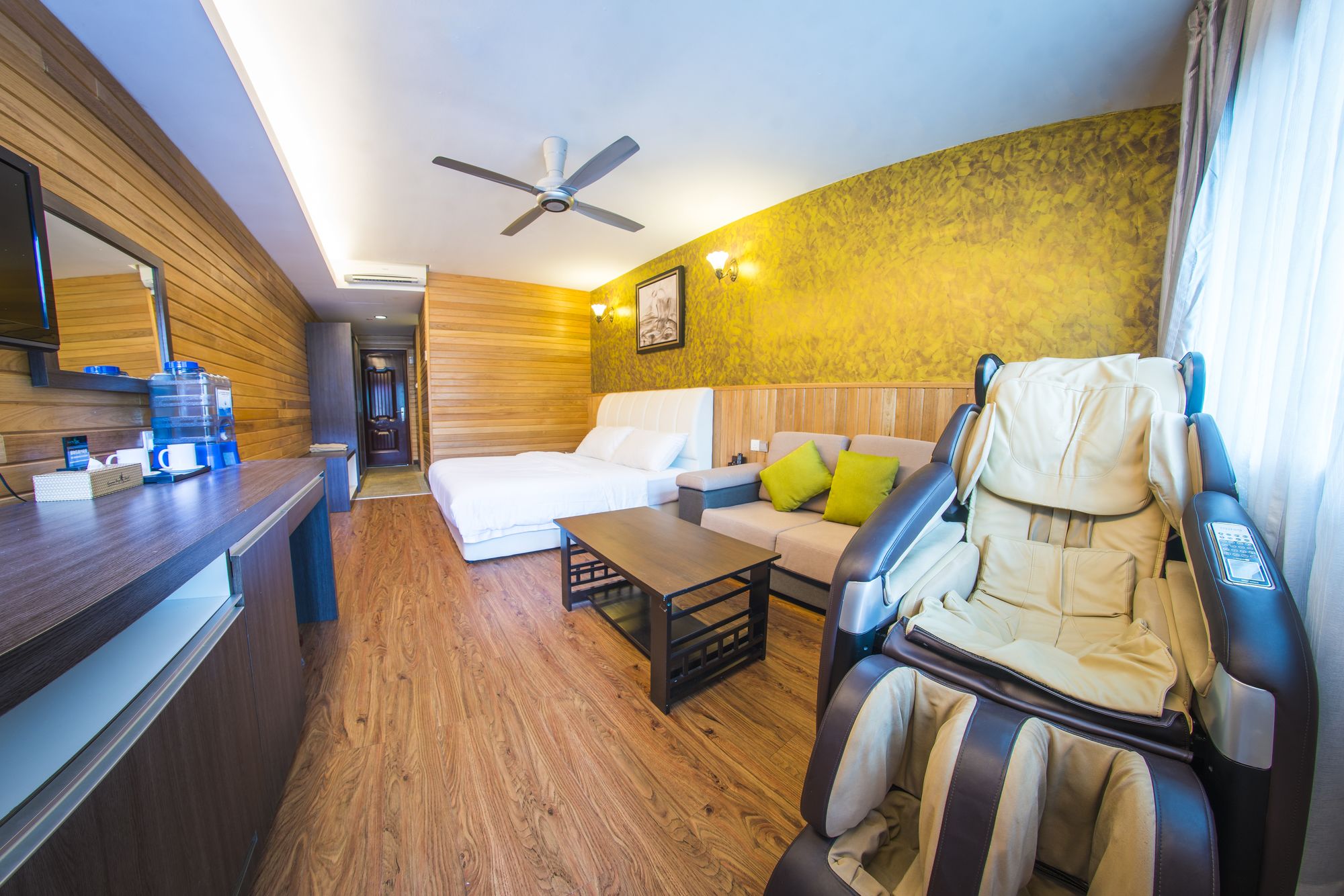 Summer Bay Lang Island Resort
