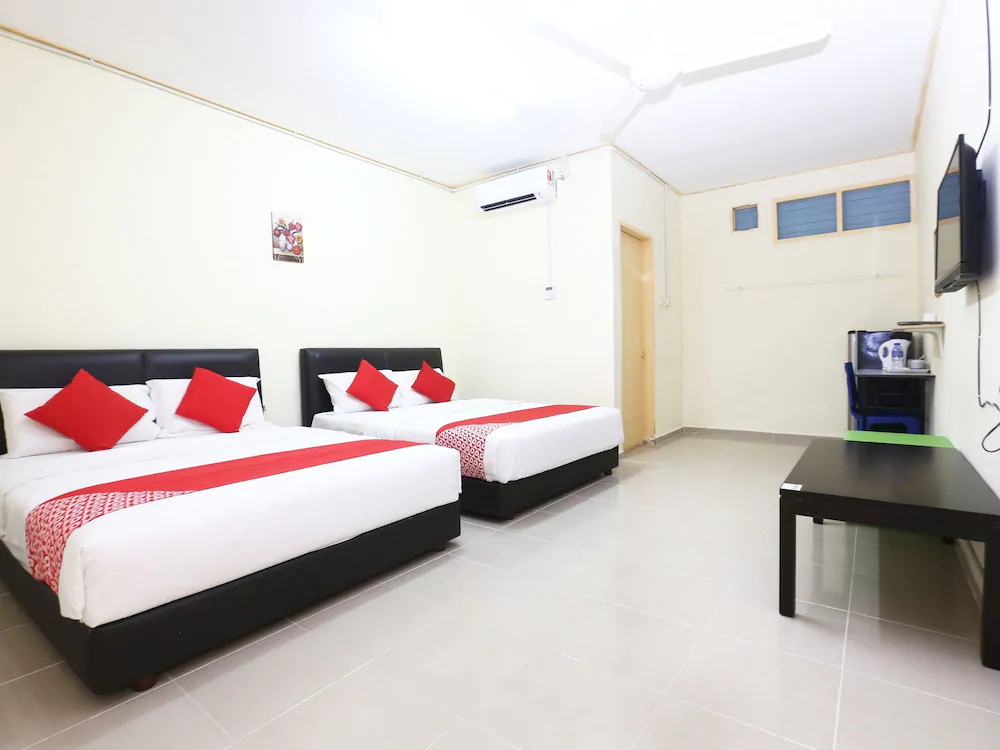Hotel Pelangi Marang by OYO Rooms