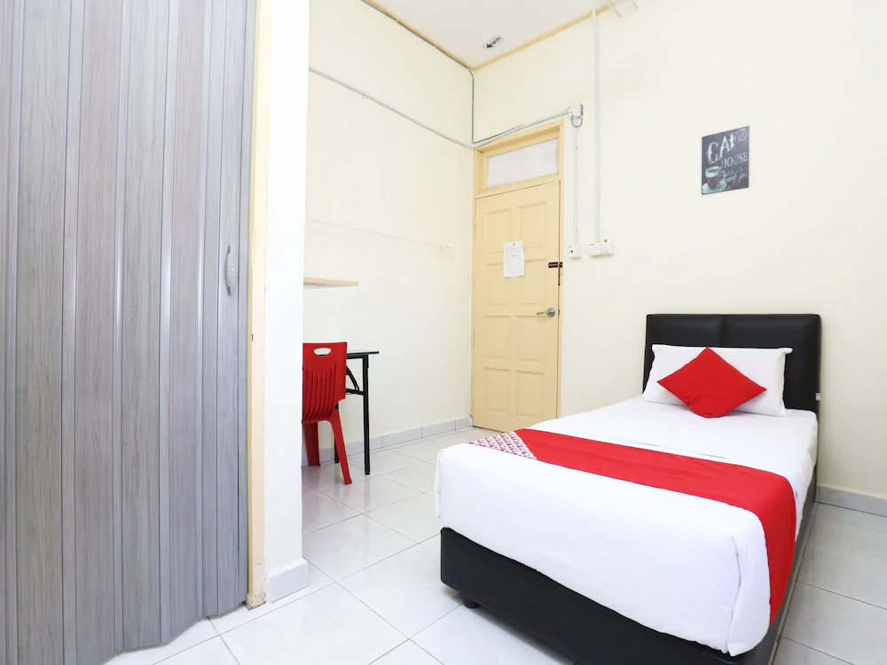 Hotel Pelangi Marang by OYO Rooms