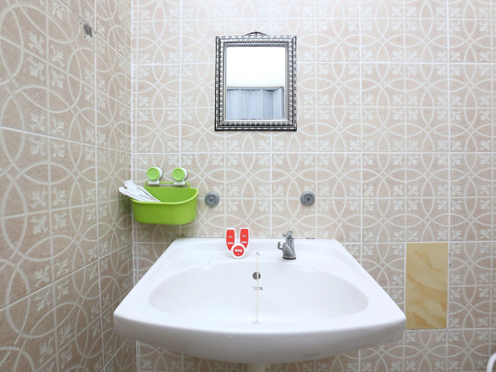Hotel Pelangi Marang by OYO Rooms