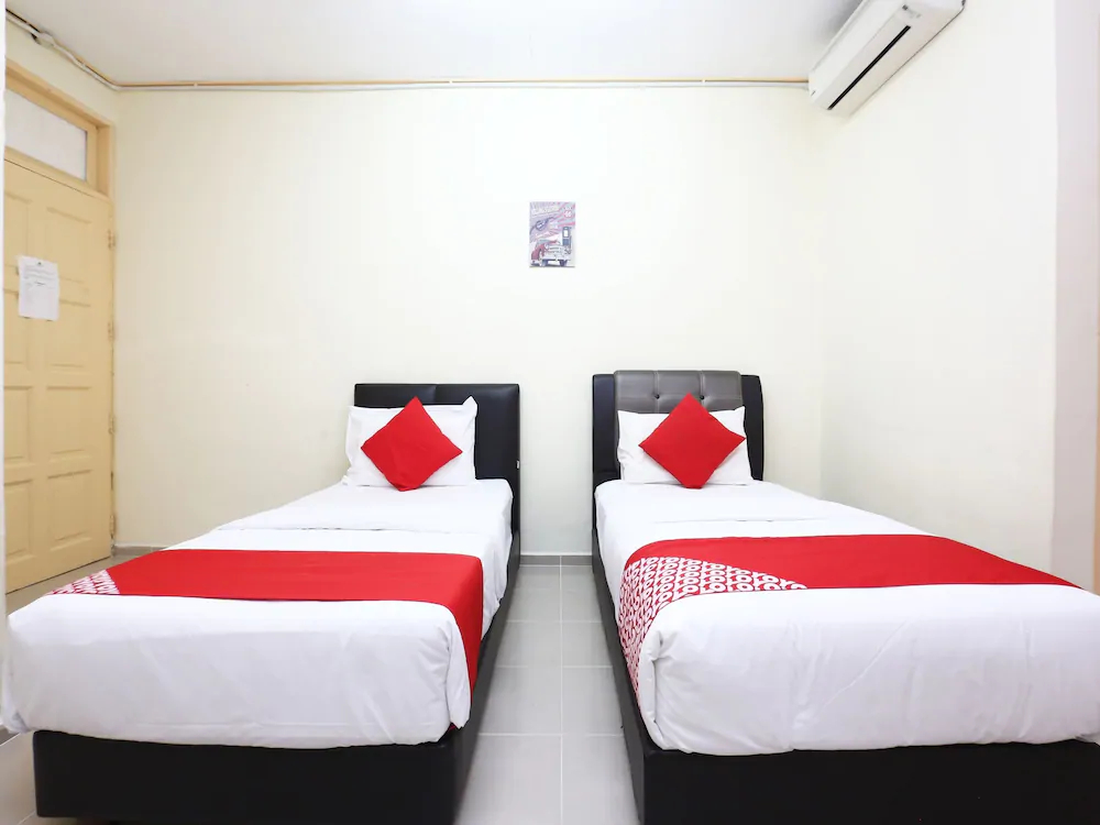Hotel Pelangi Marang by OYO Rooms