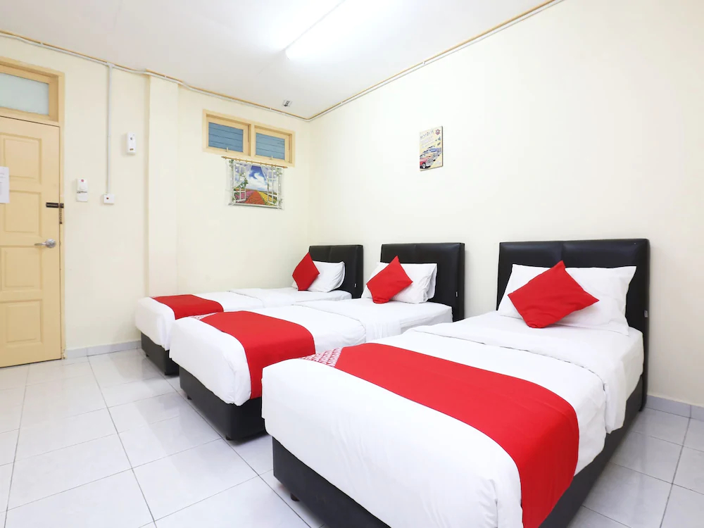 Hotel Pelangi Marang by OYO Rooms