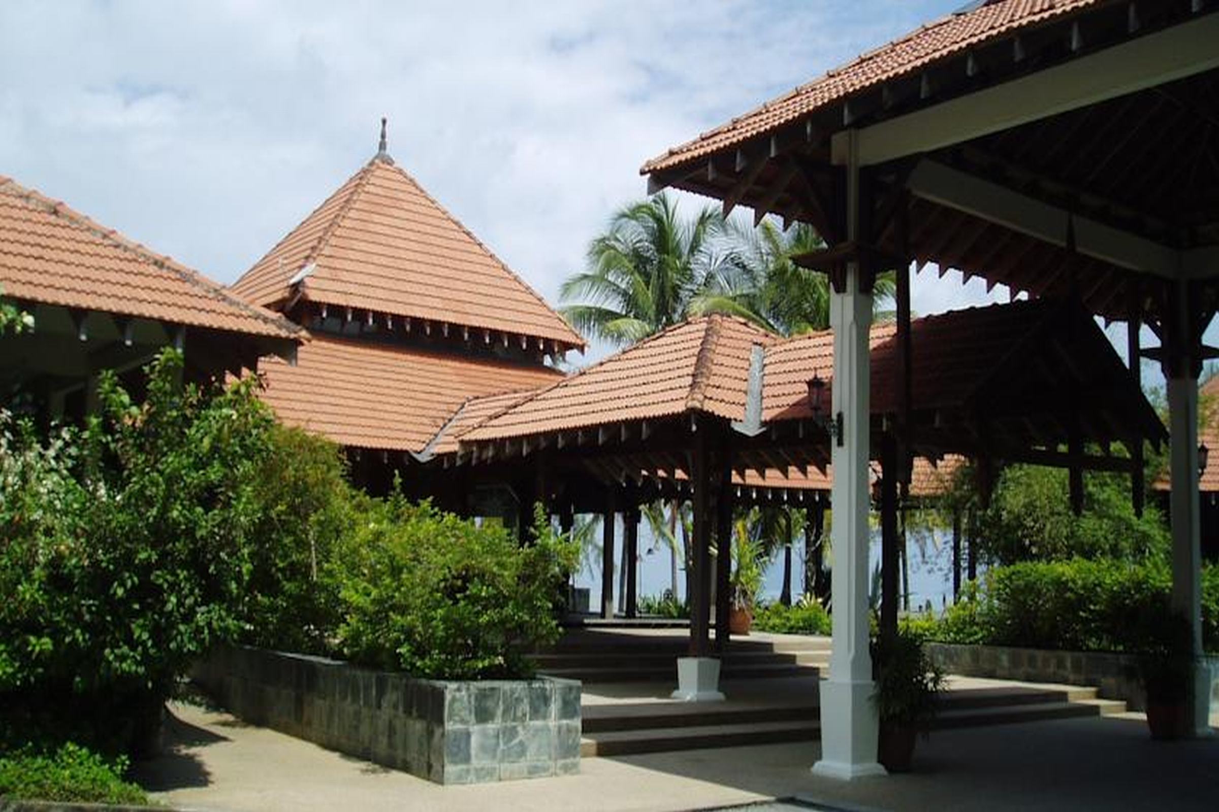 Sutra Beach Resort