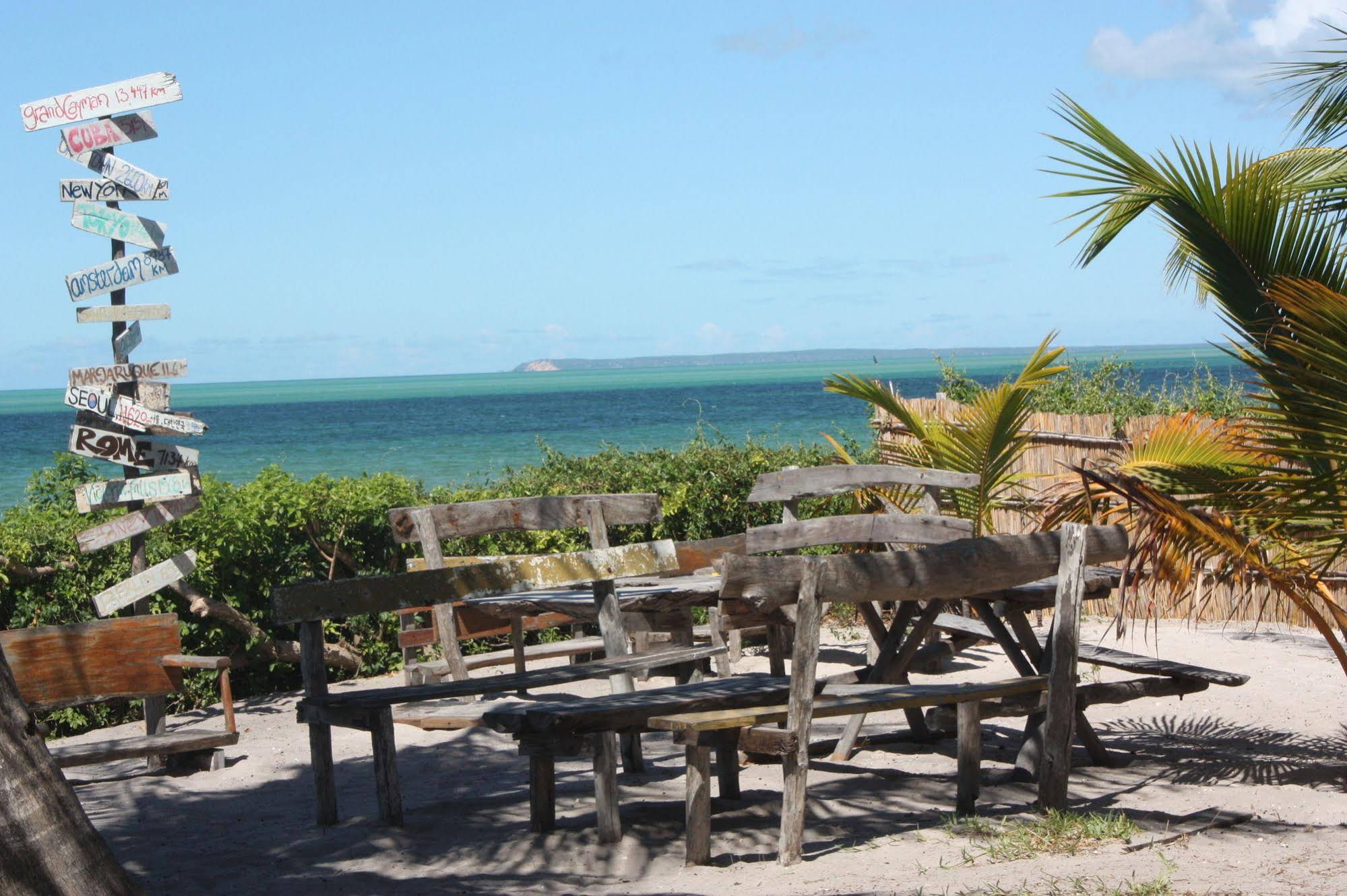 Baobab Beach Lodge & Backpackers