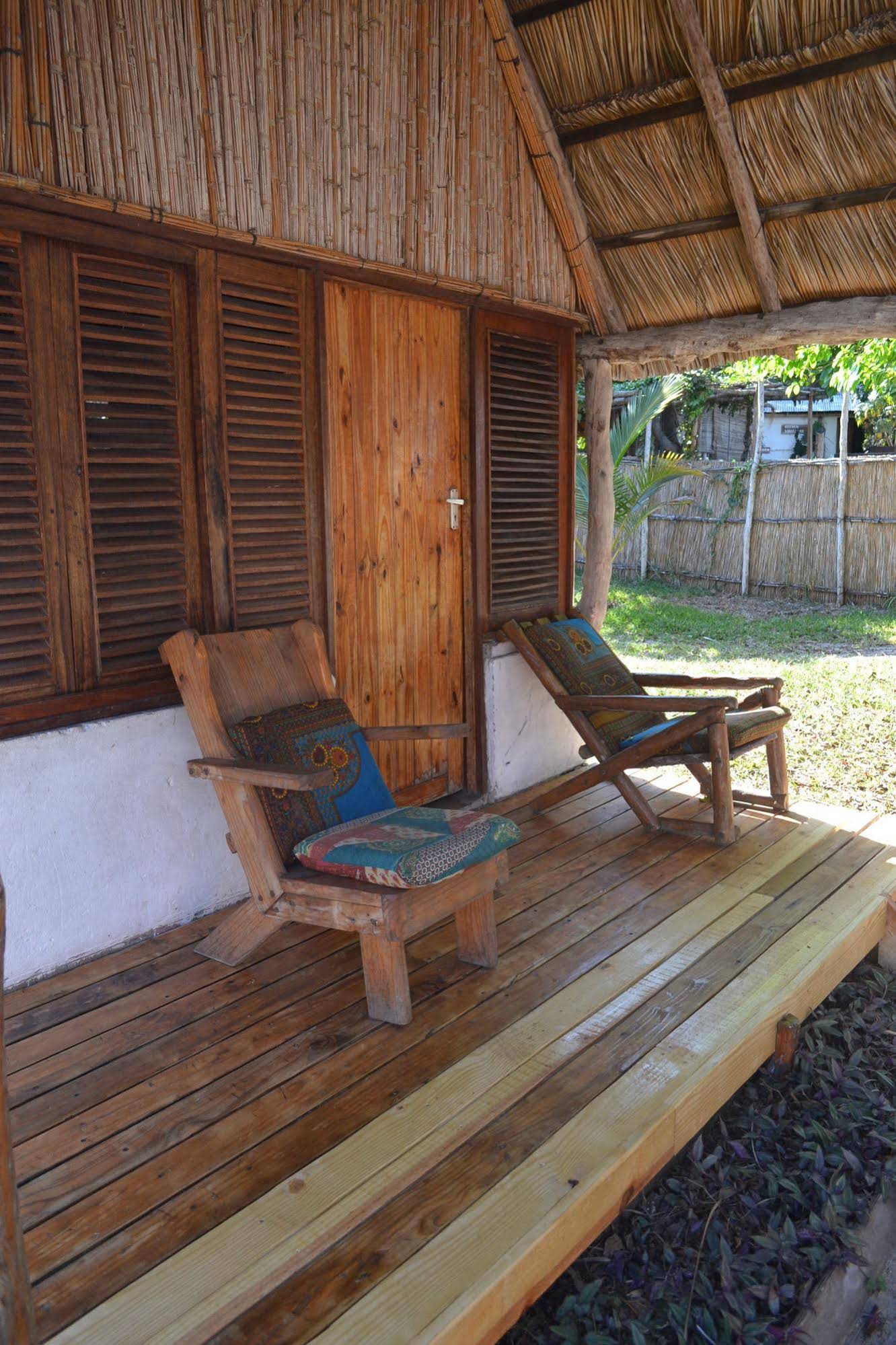 Baobab Beach Lodge & Backpackers