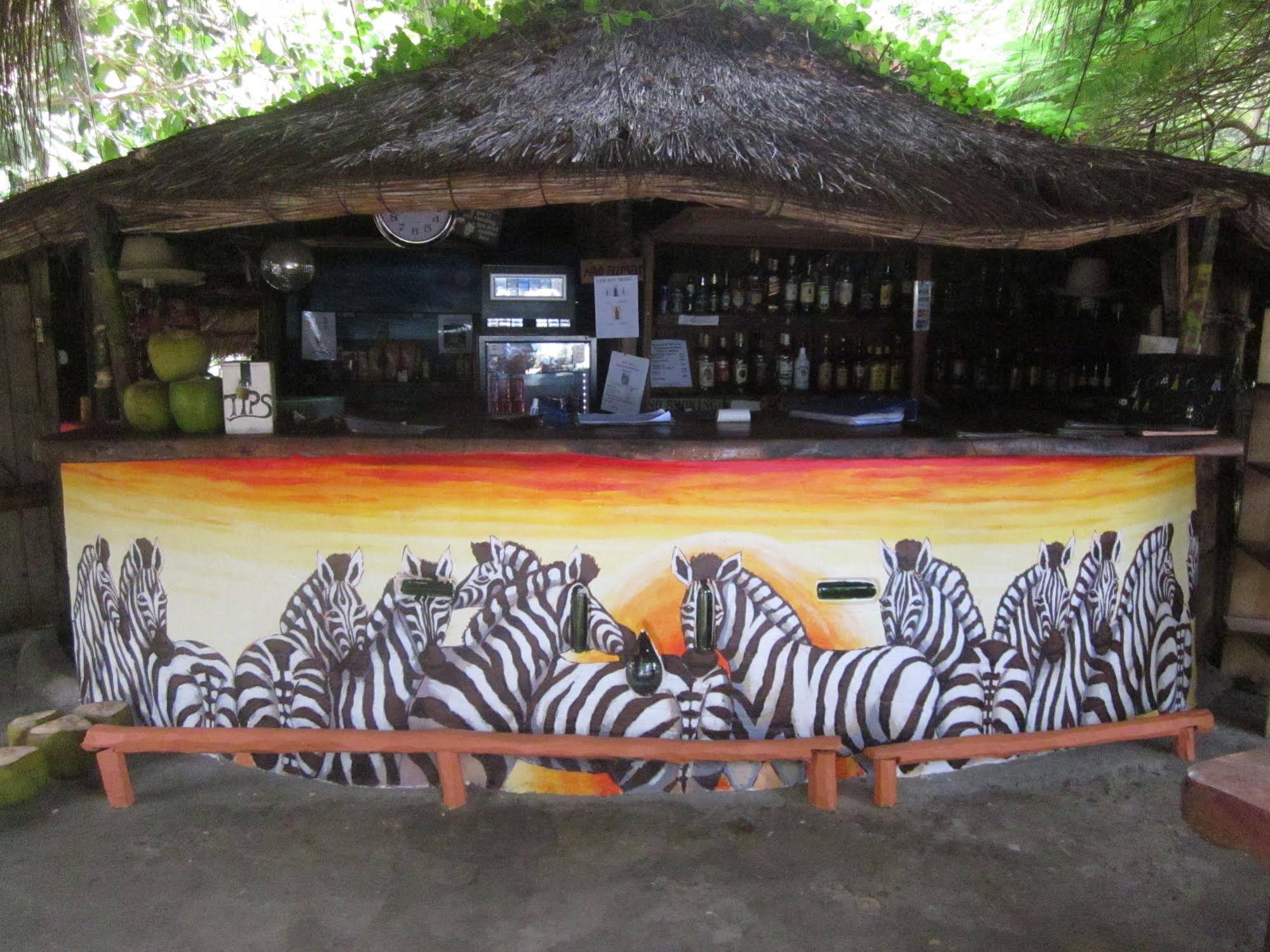 Baobab Beach Lodge & Backpackers