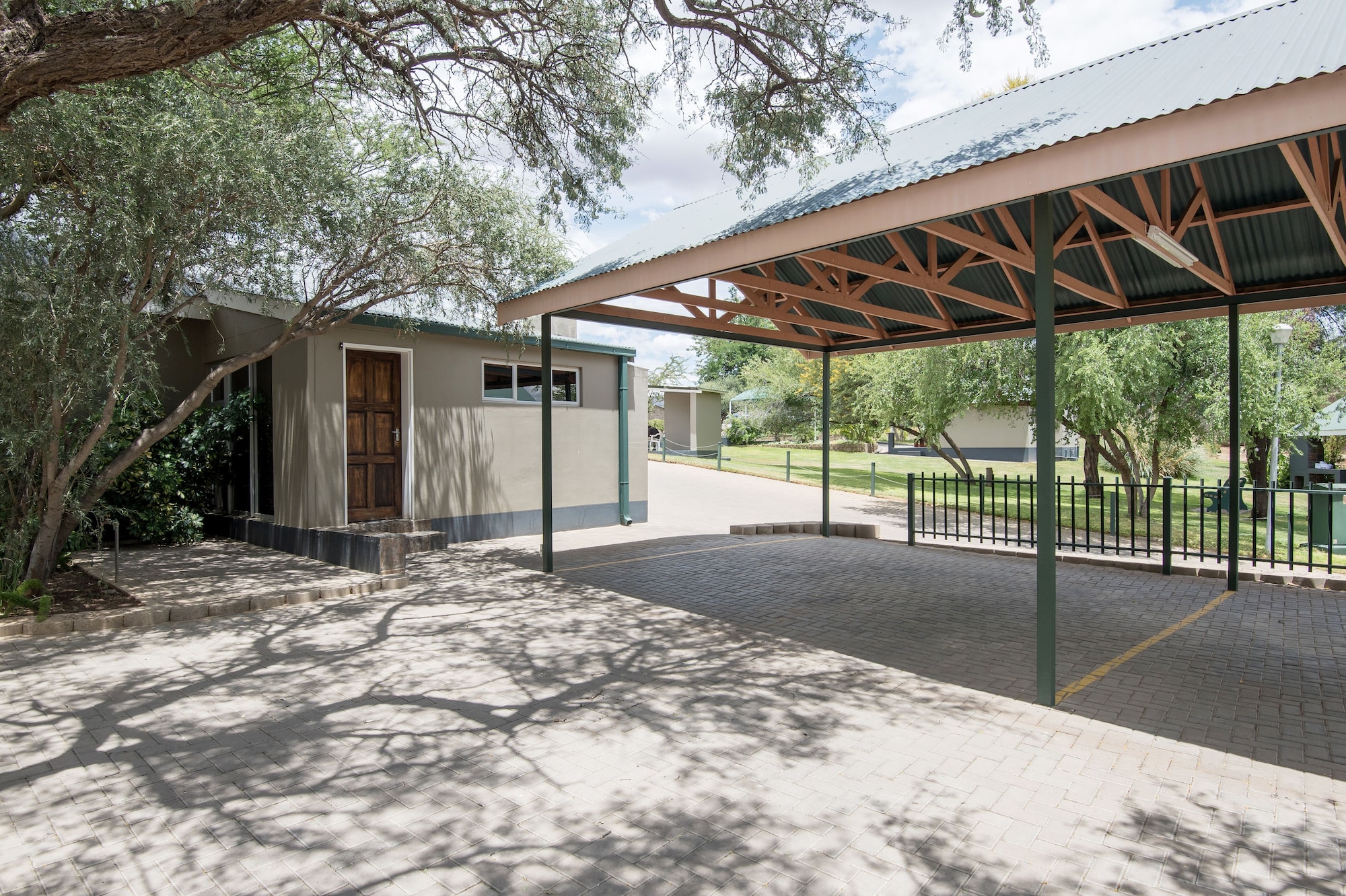 Arebbusch Lodge