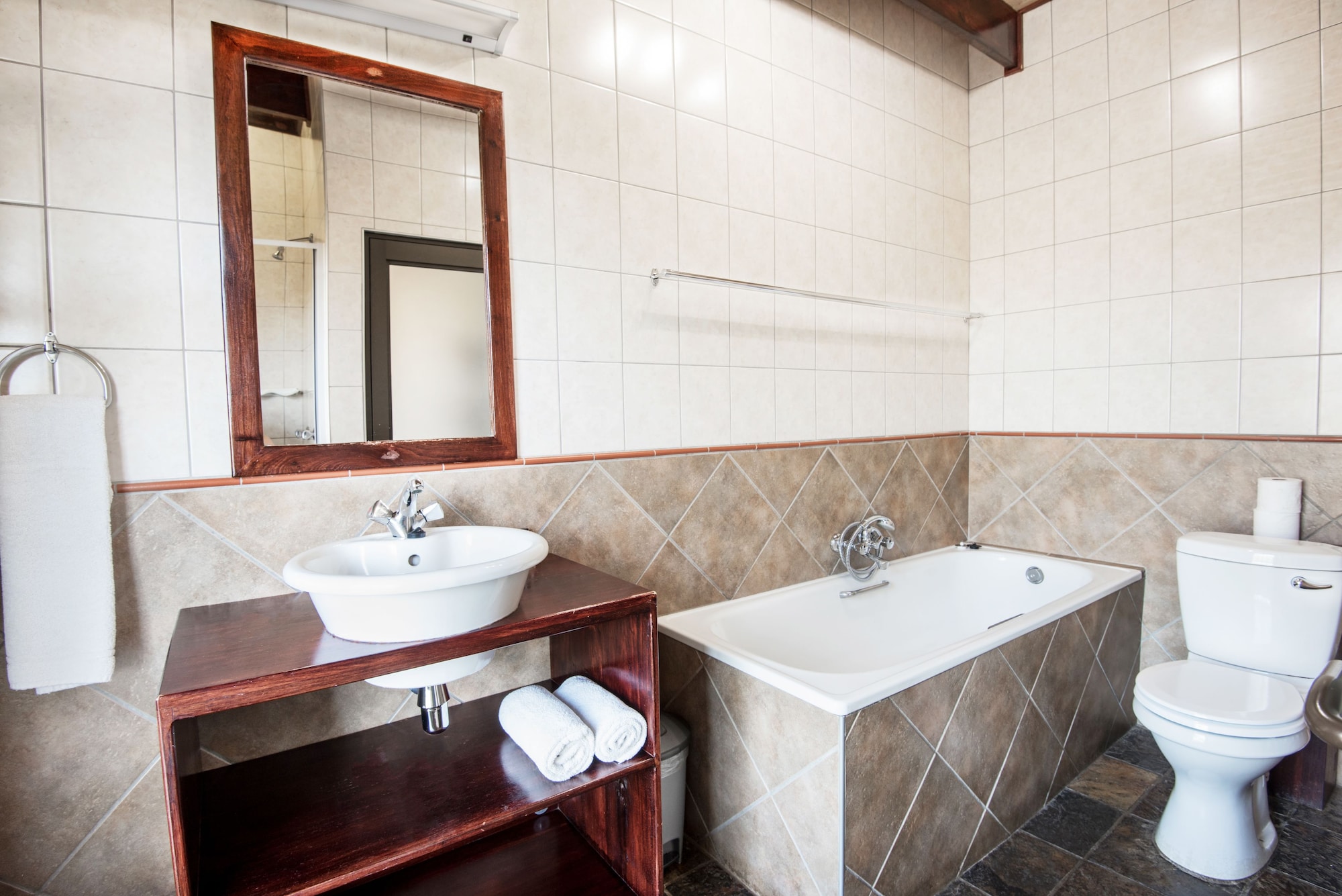 Arebbusch Lodge