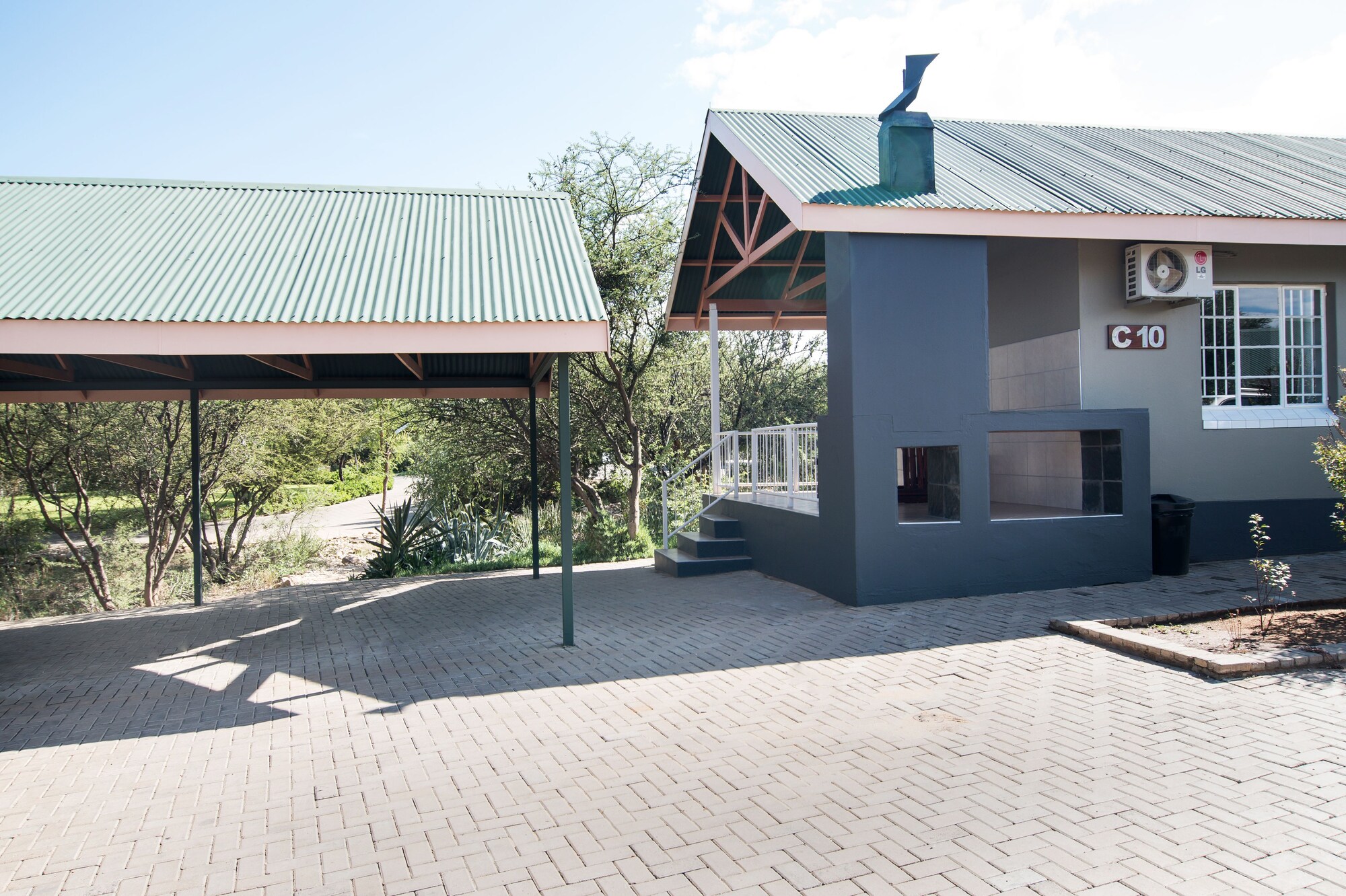 Arebbusch Lodge