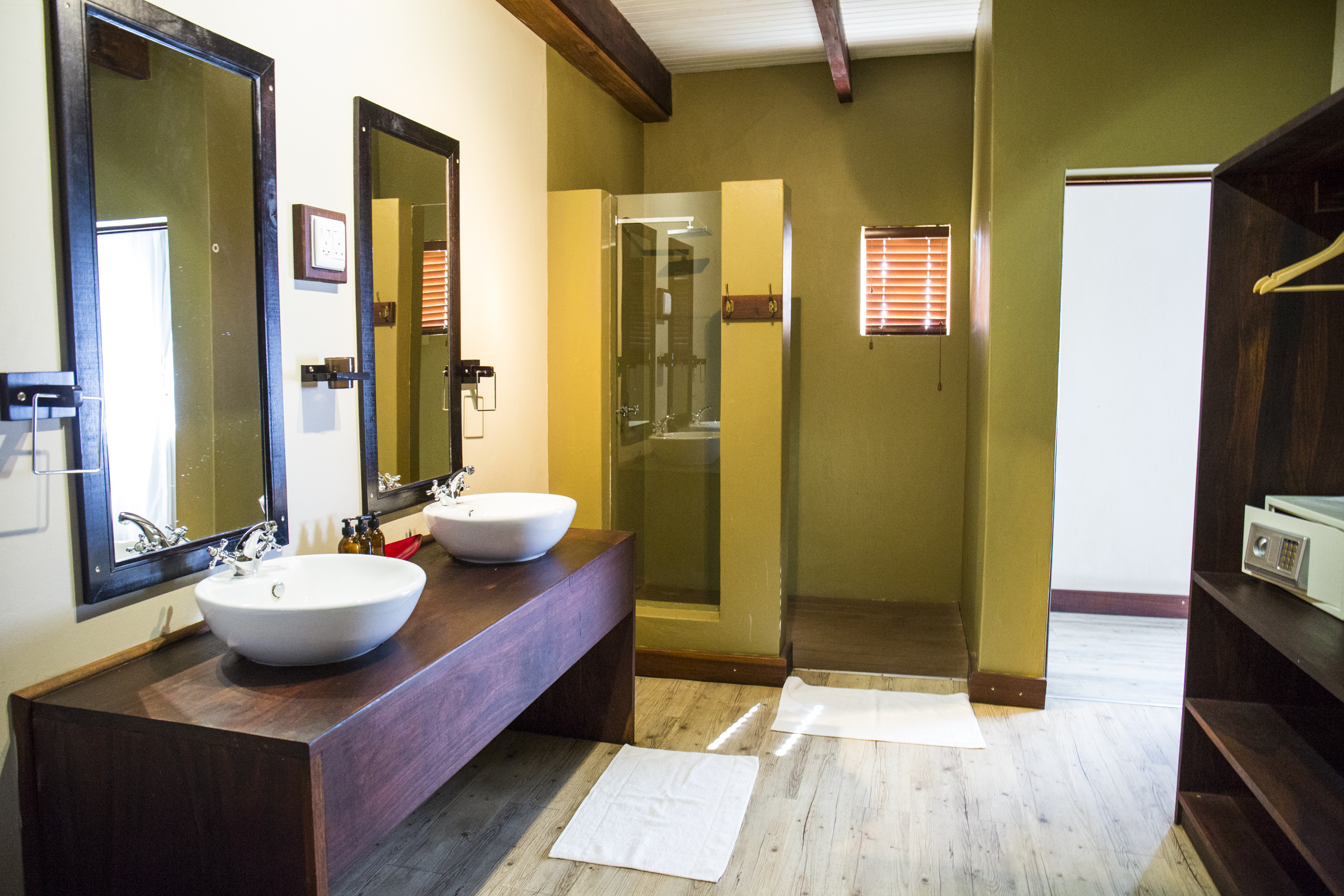 Hakusembe River Lodge