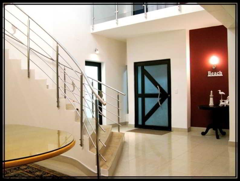 Boathouse Sea View Suites