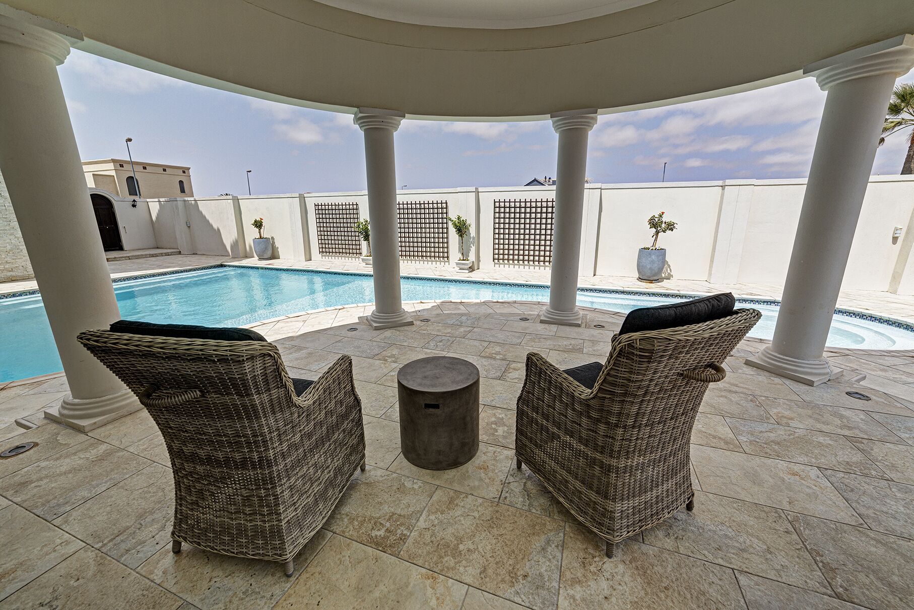 Lagoon Suites Boutique Hotel