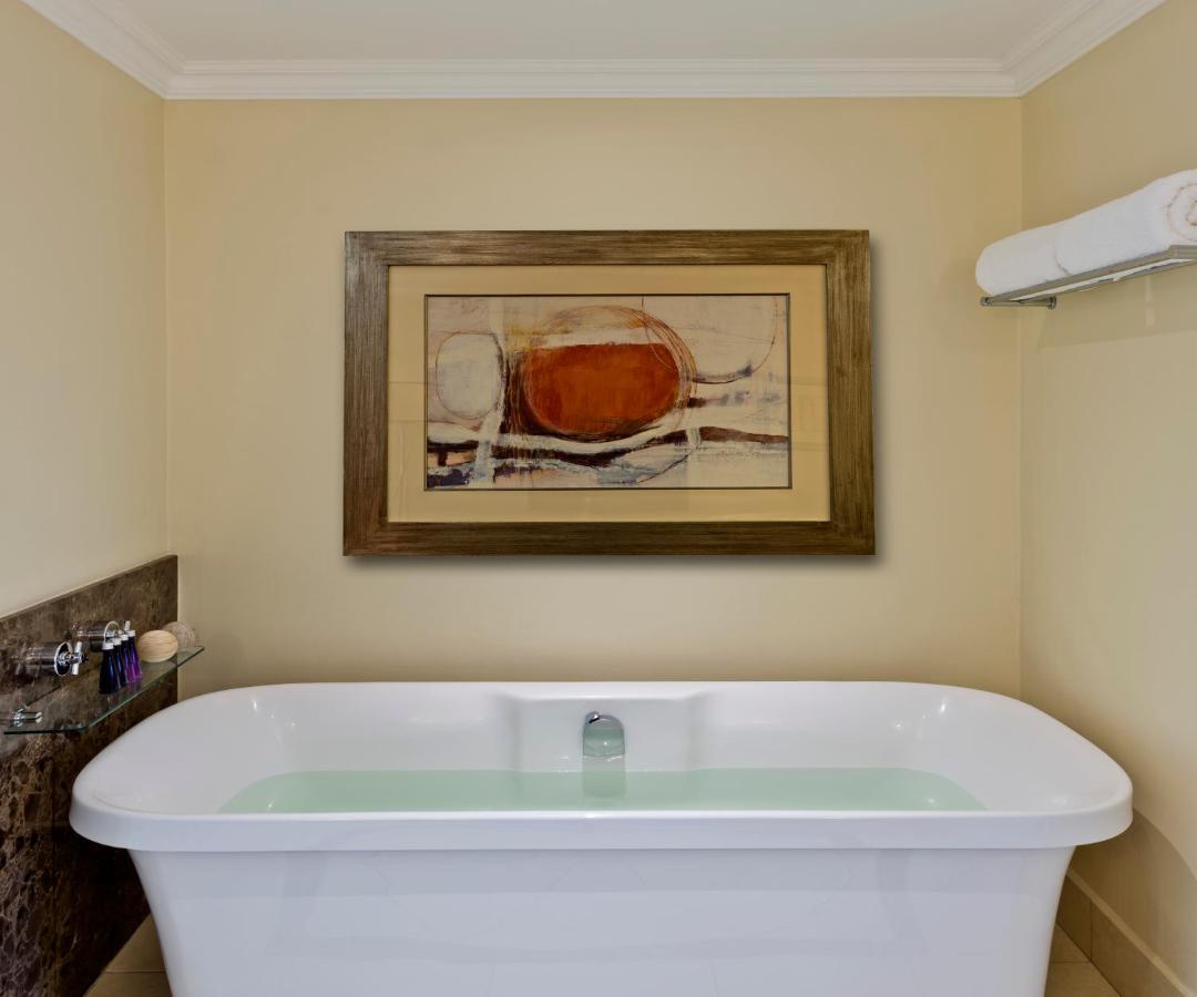 Avani Windhoek Hotel & Casino