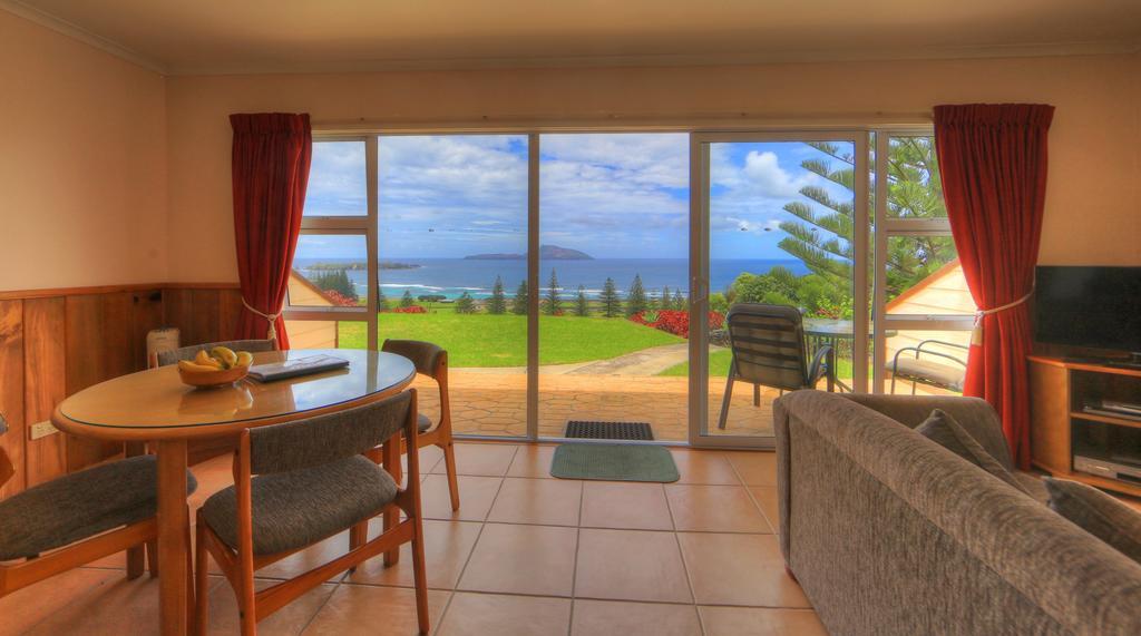 Islander Lodge Apartments