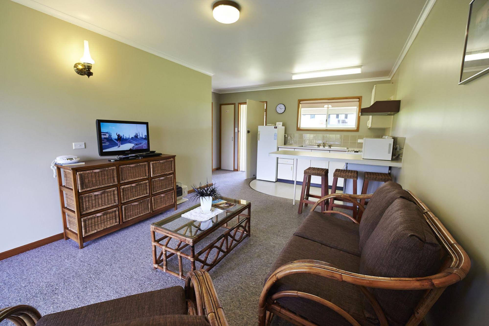 The Crest Apartments