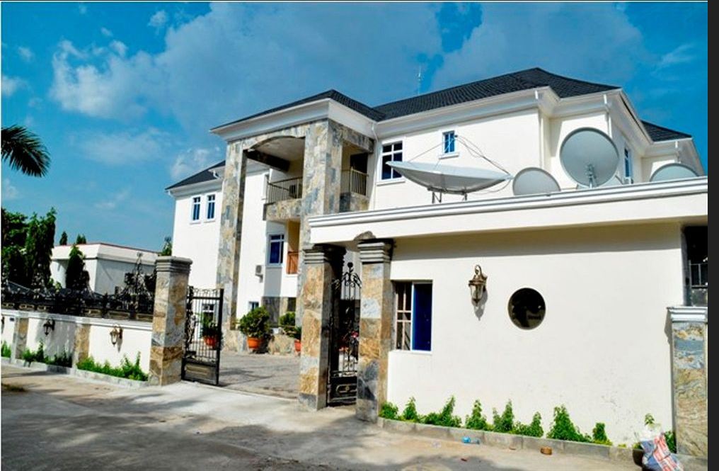 Caledonian Suites