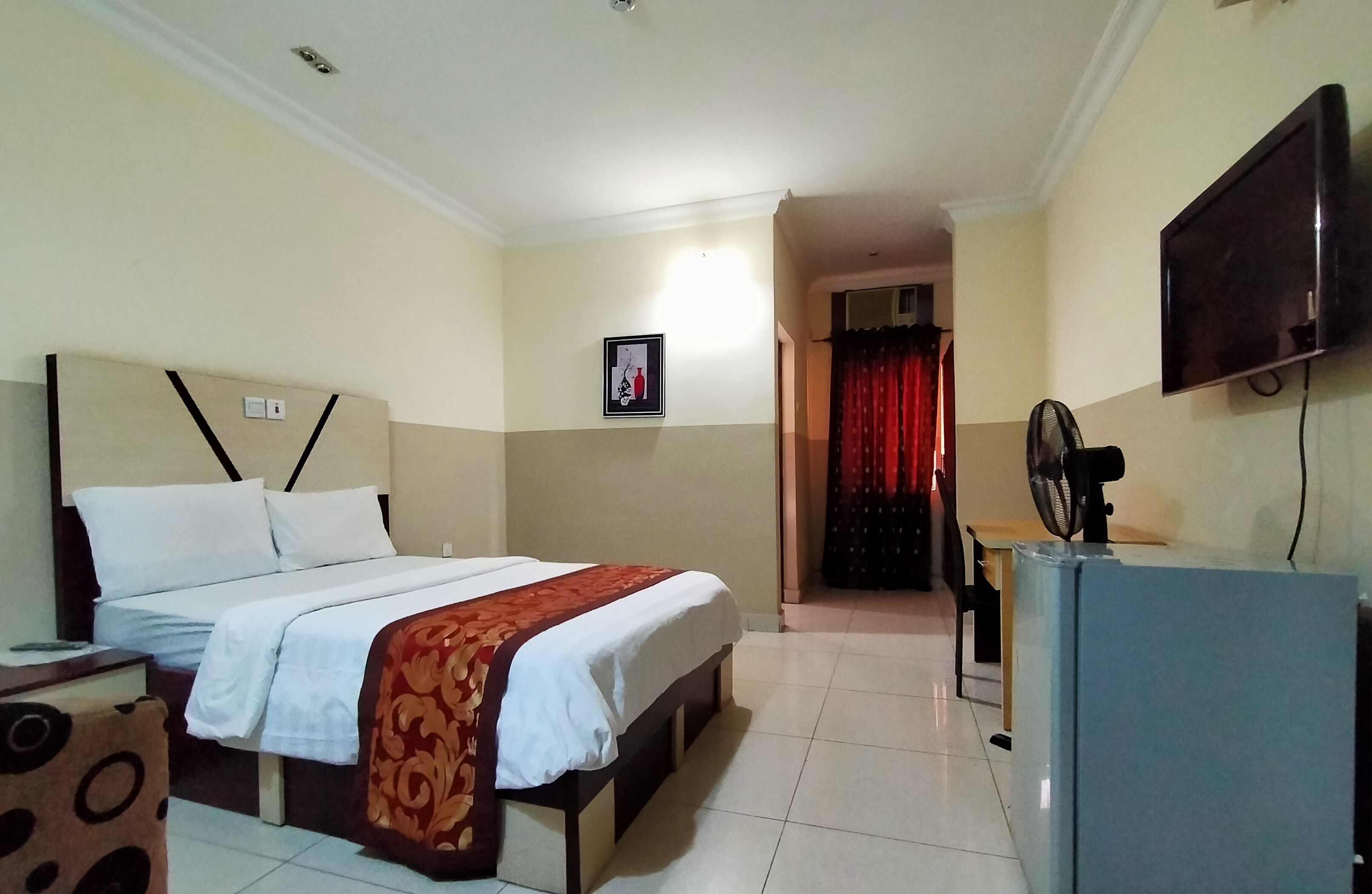 Joy House Hotel & Suites