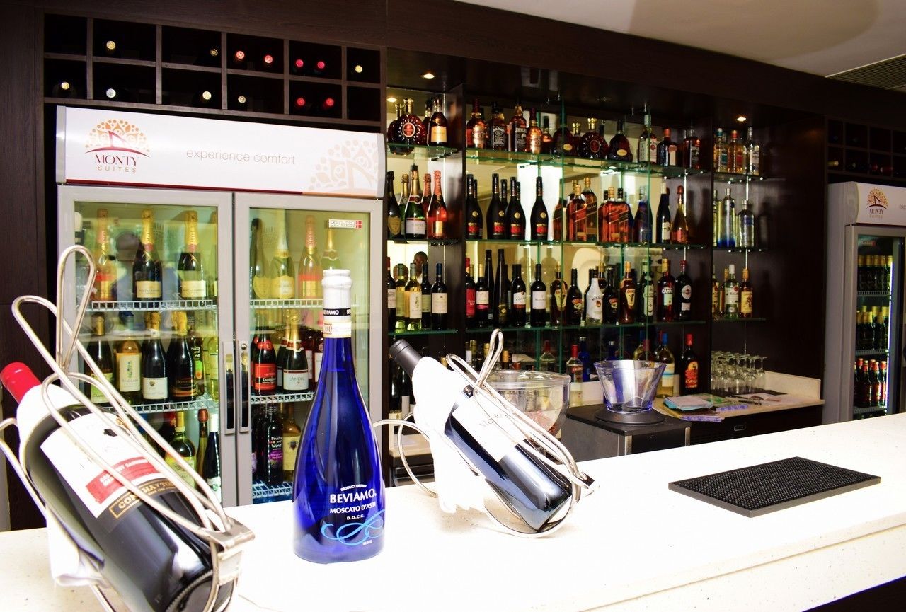 Joy House Hotel & Suites