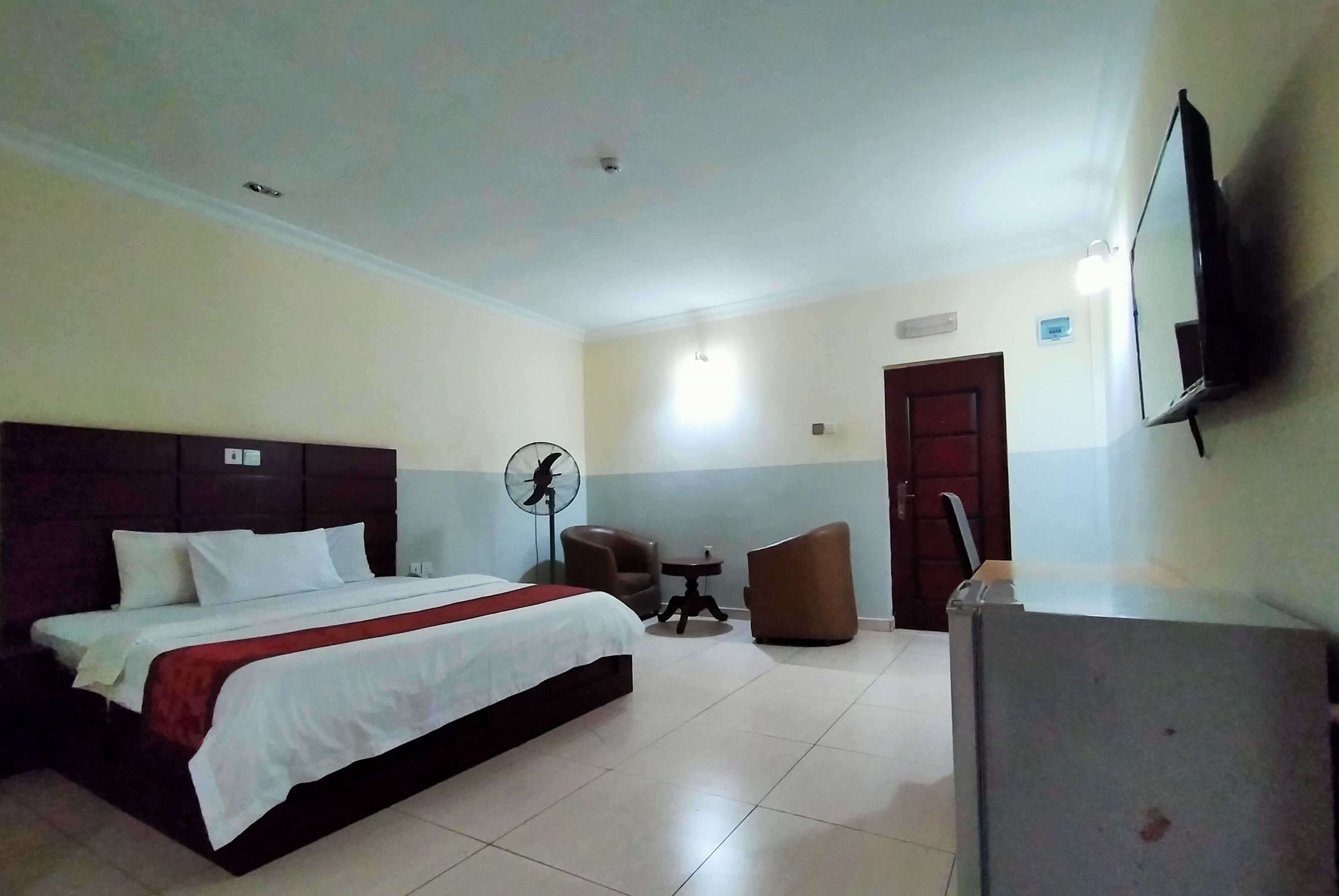 Joy House Hotel & Suites