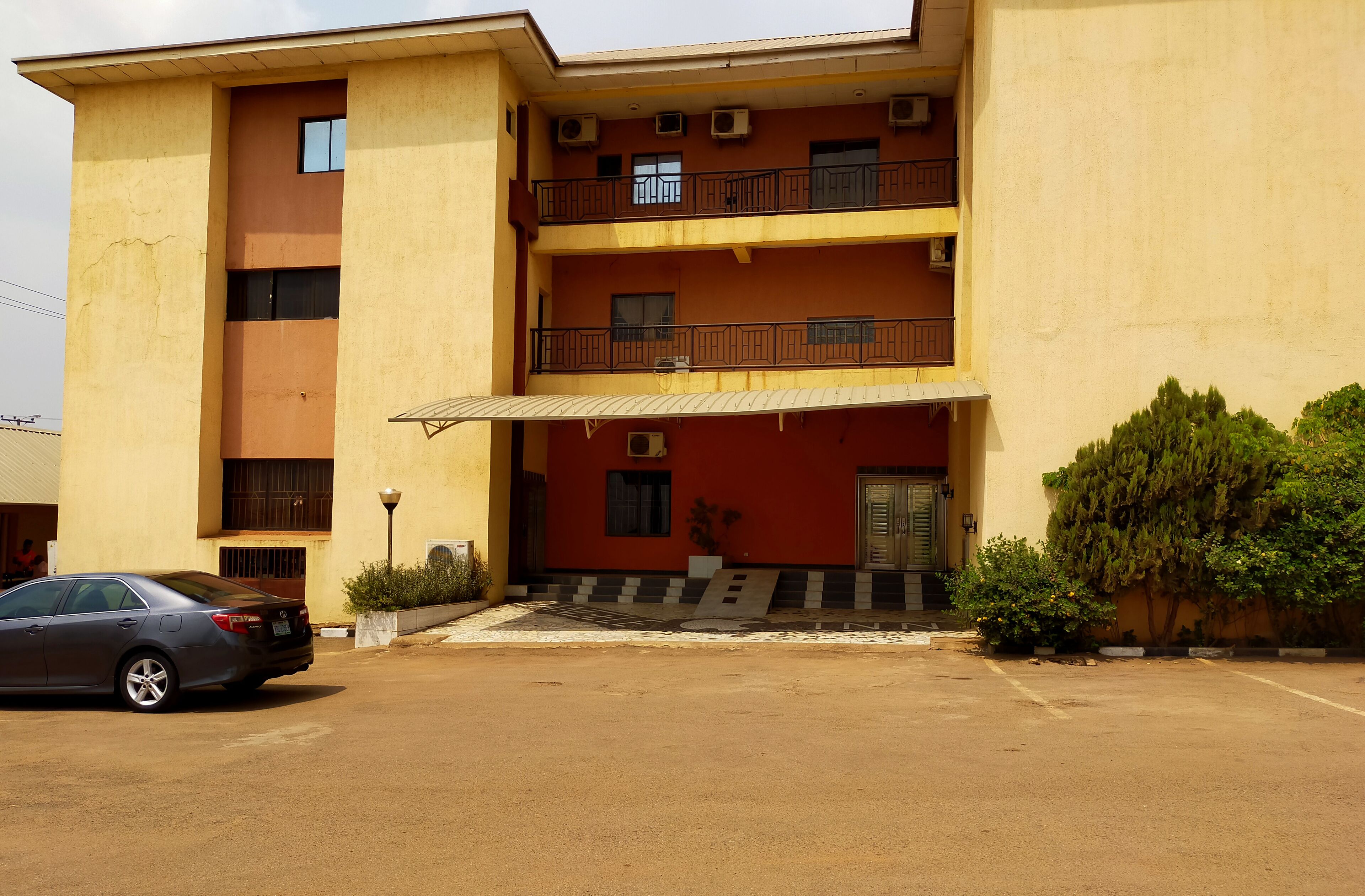 Joy House Hotel & Suites