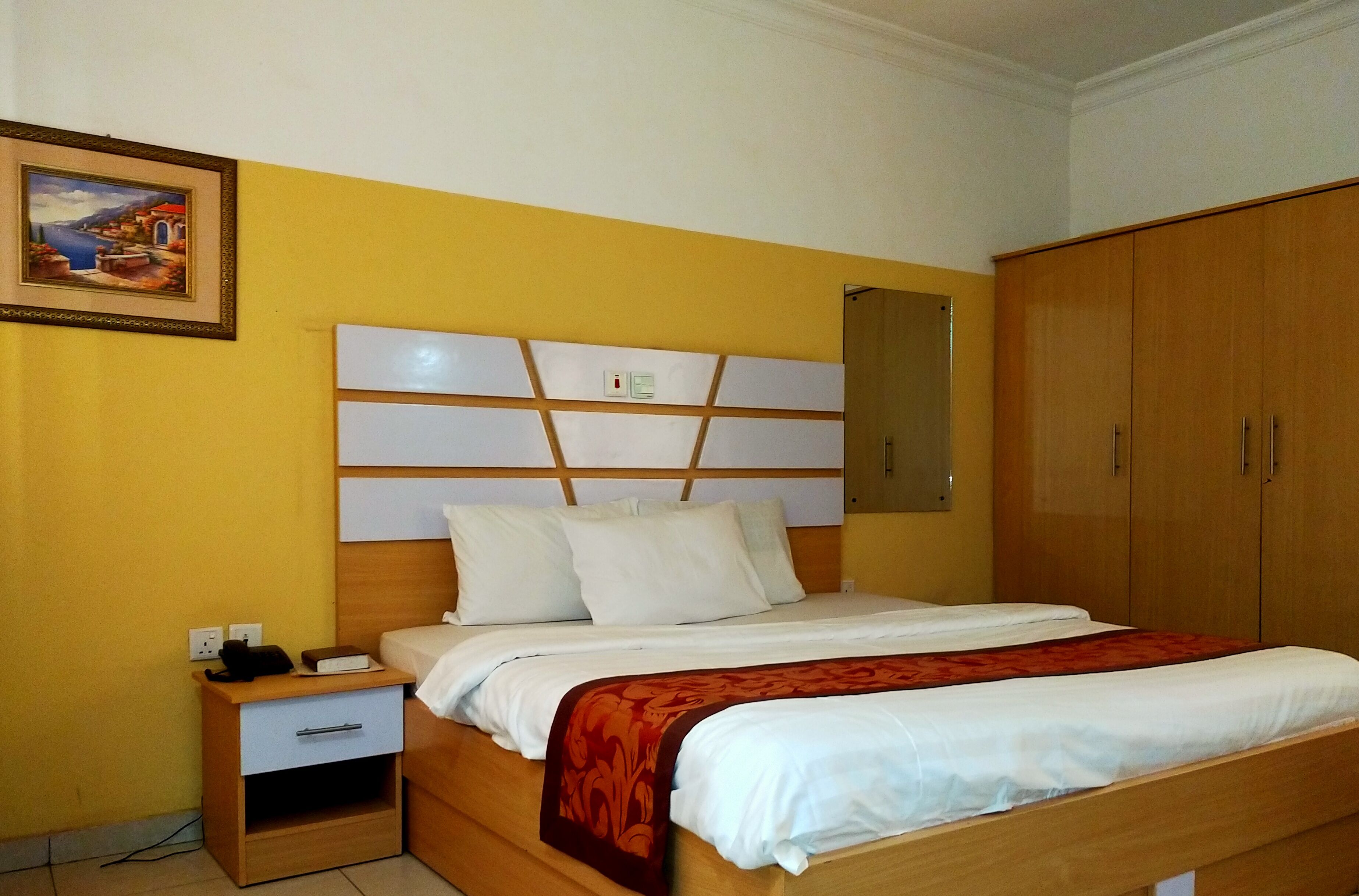 Joy House Hotel & Suites