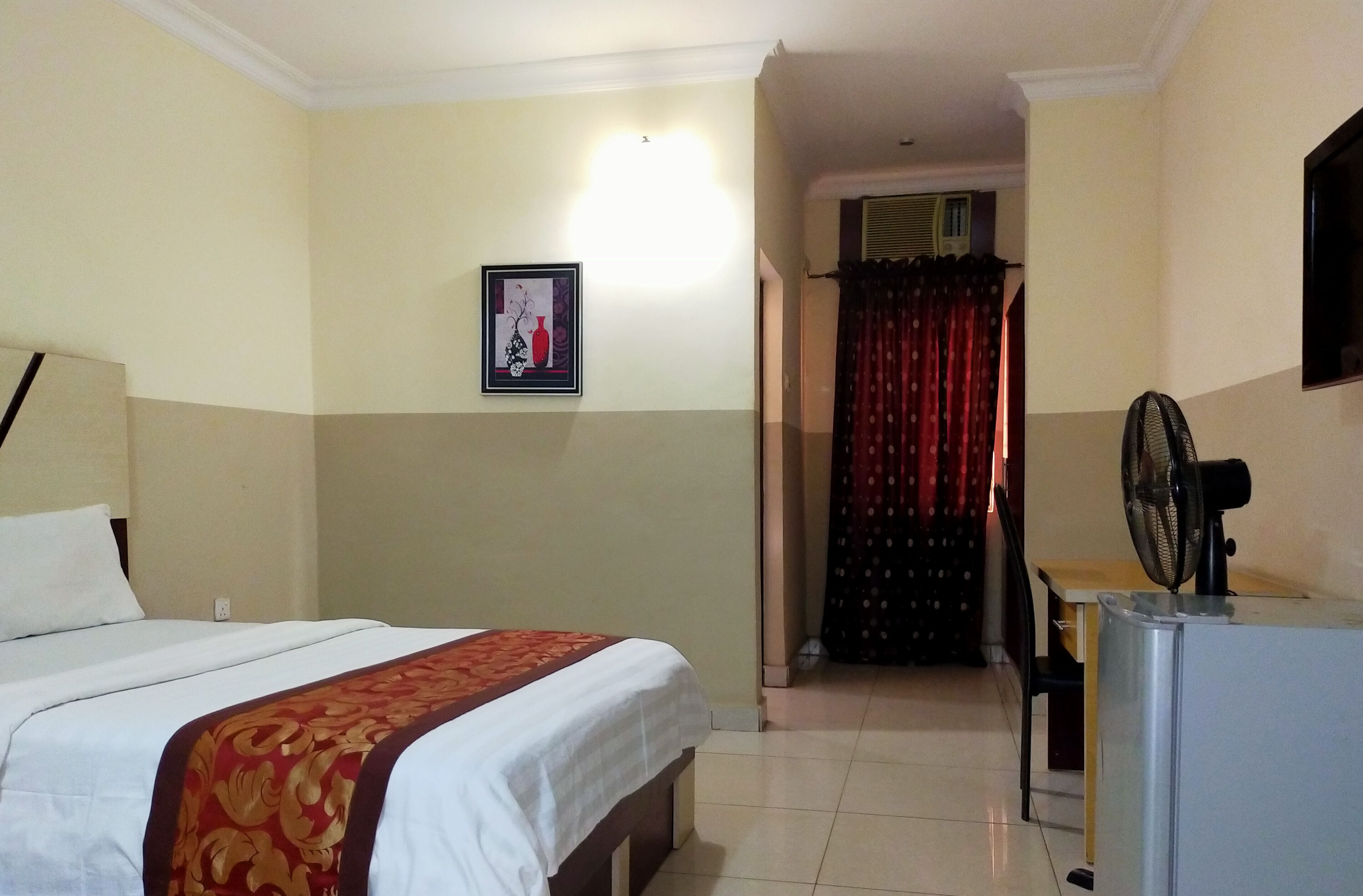 Joy House Hotel & Suites