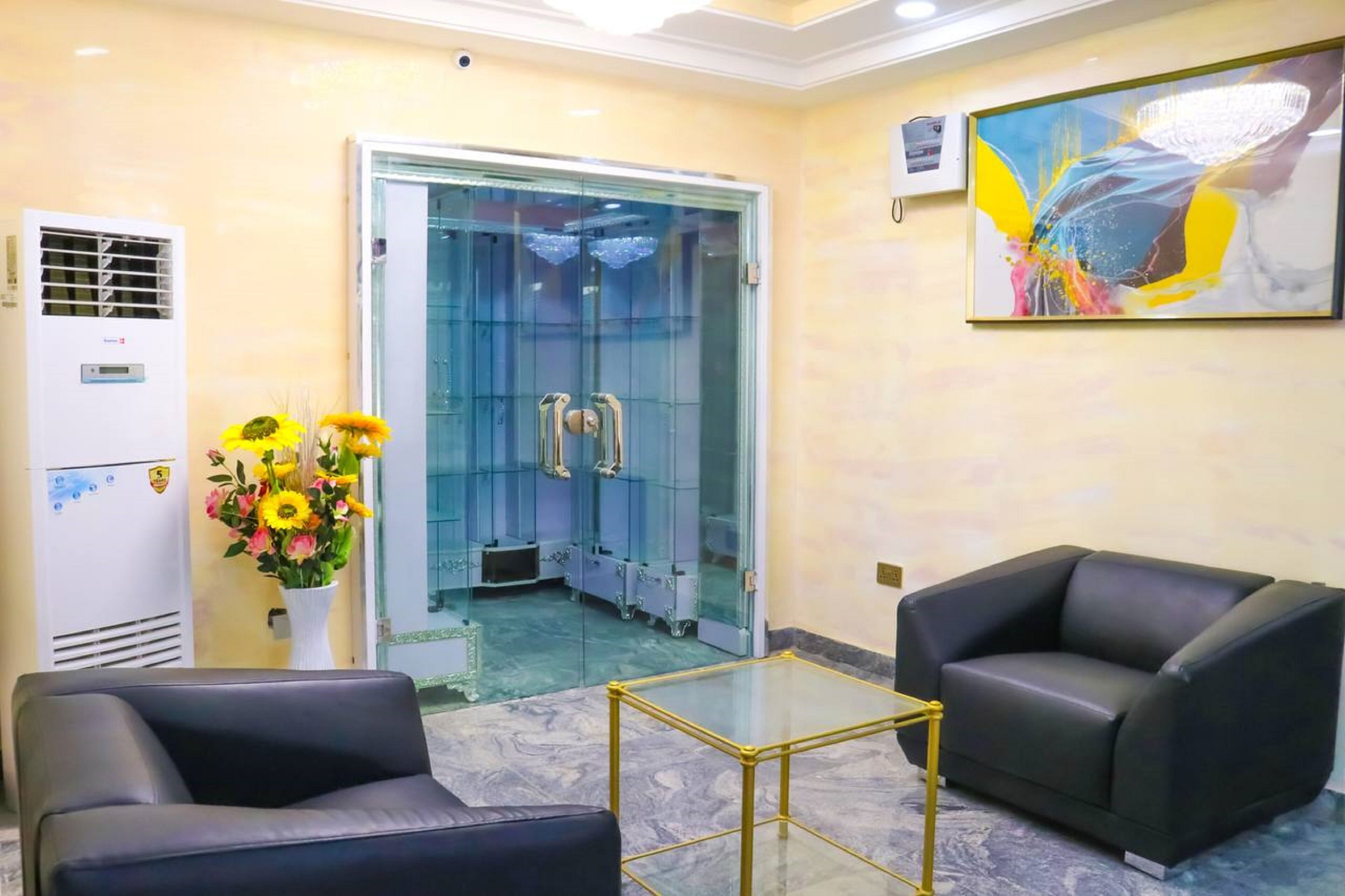 Madaki's Executive Suites