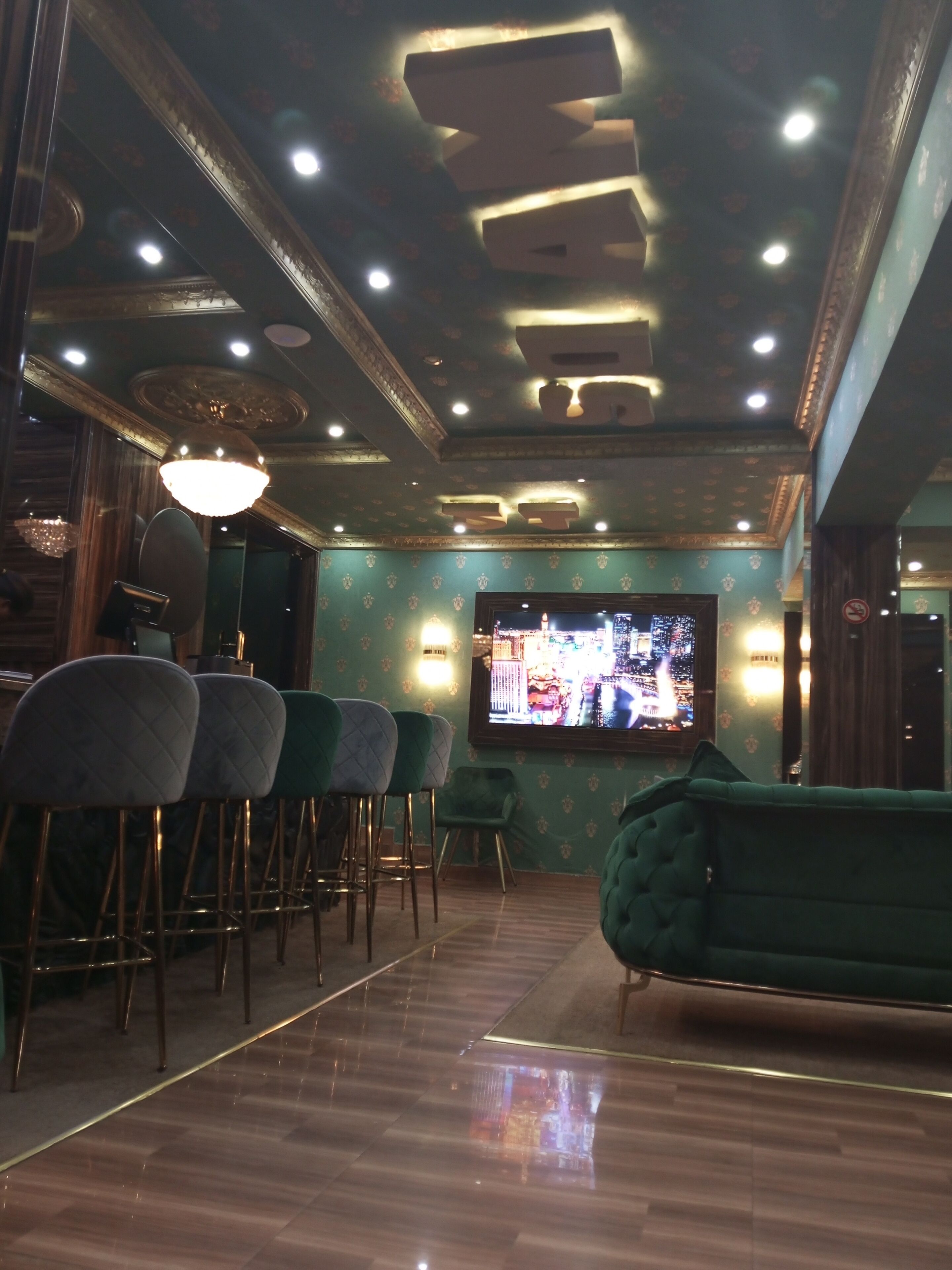 No 1 Hotel