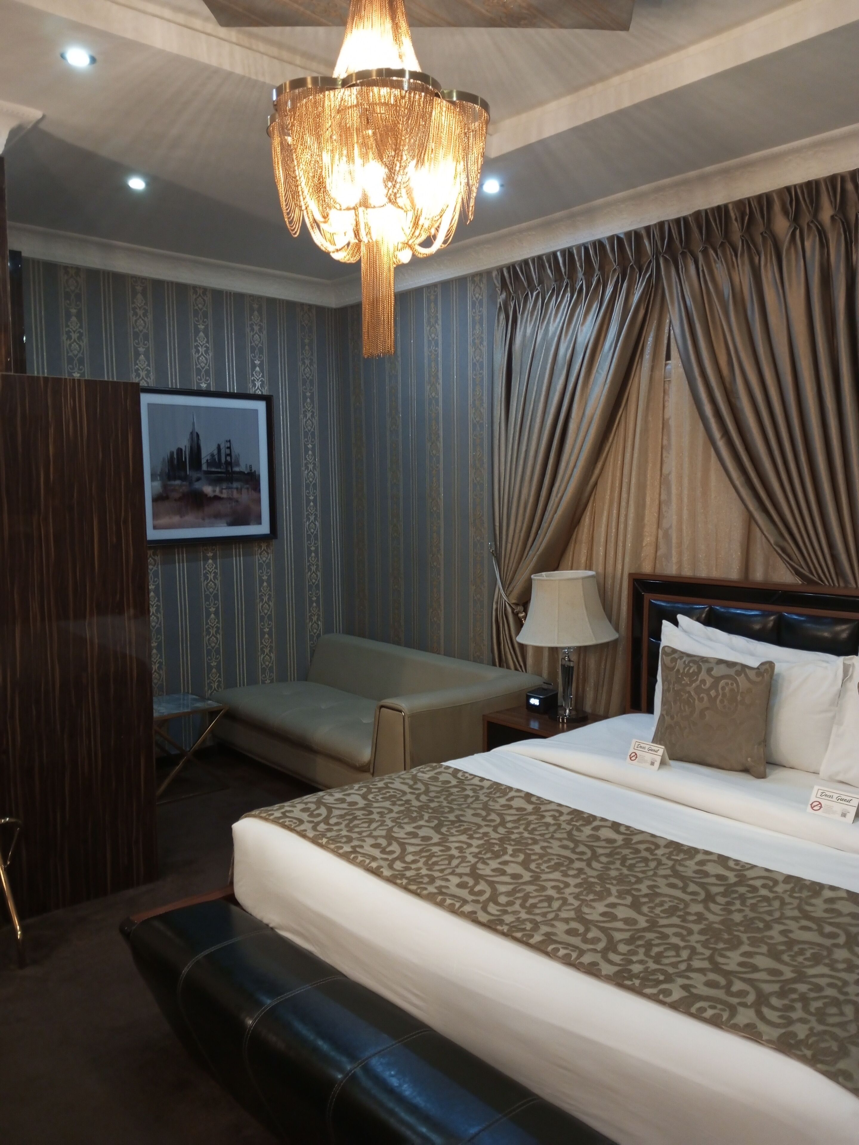 No 1 Hotel