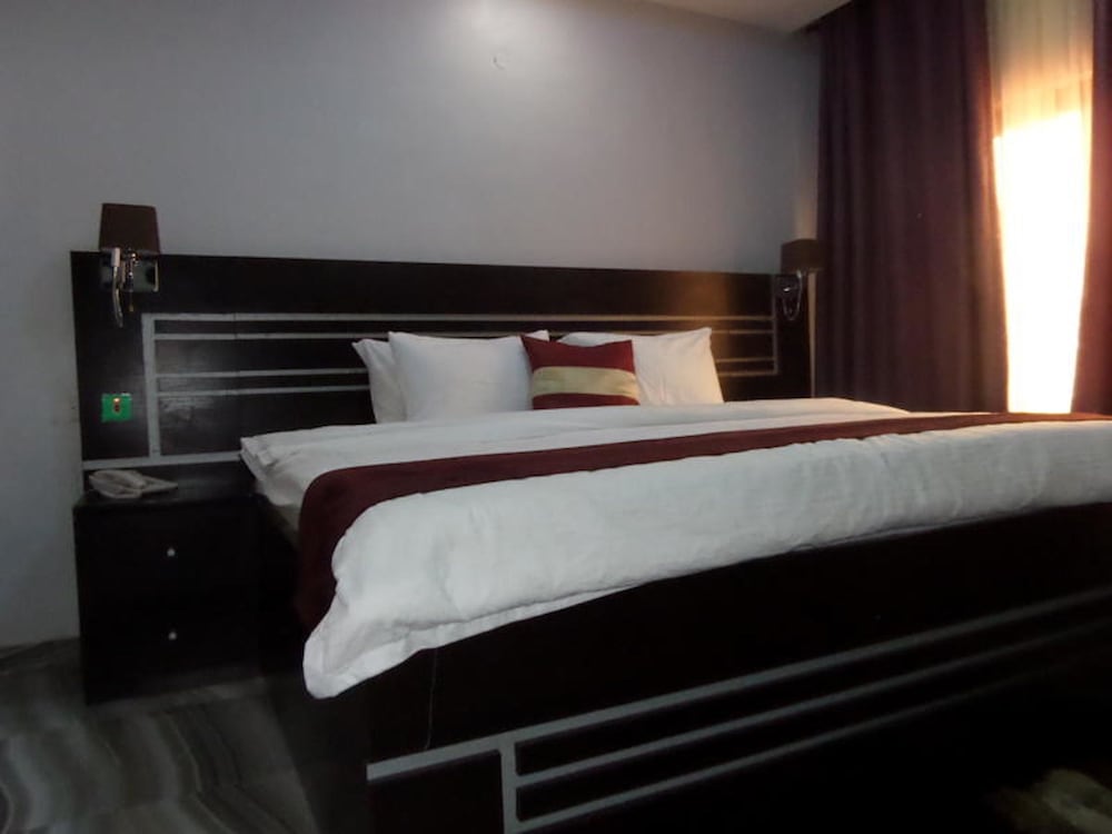 White Court View Hotel