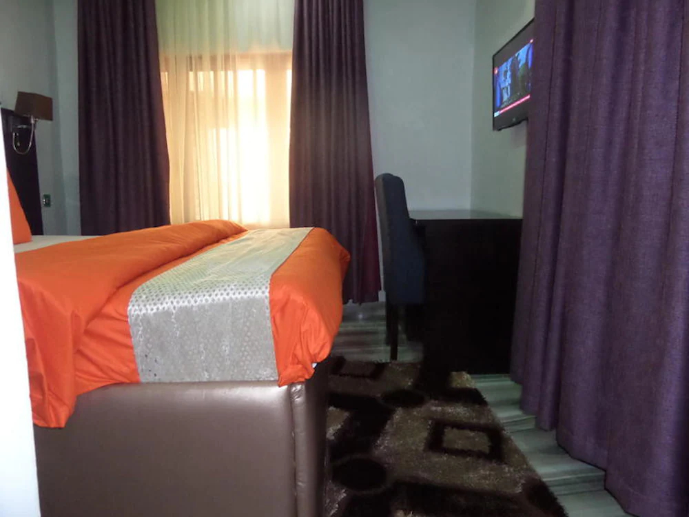 White Court View Hotel