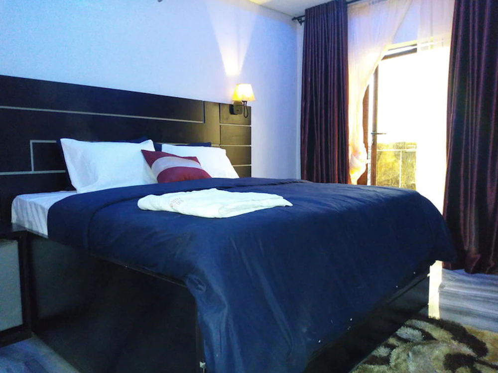 White Court View Hotel